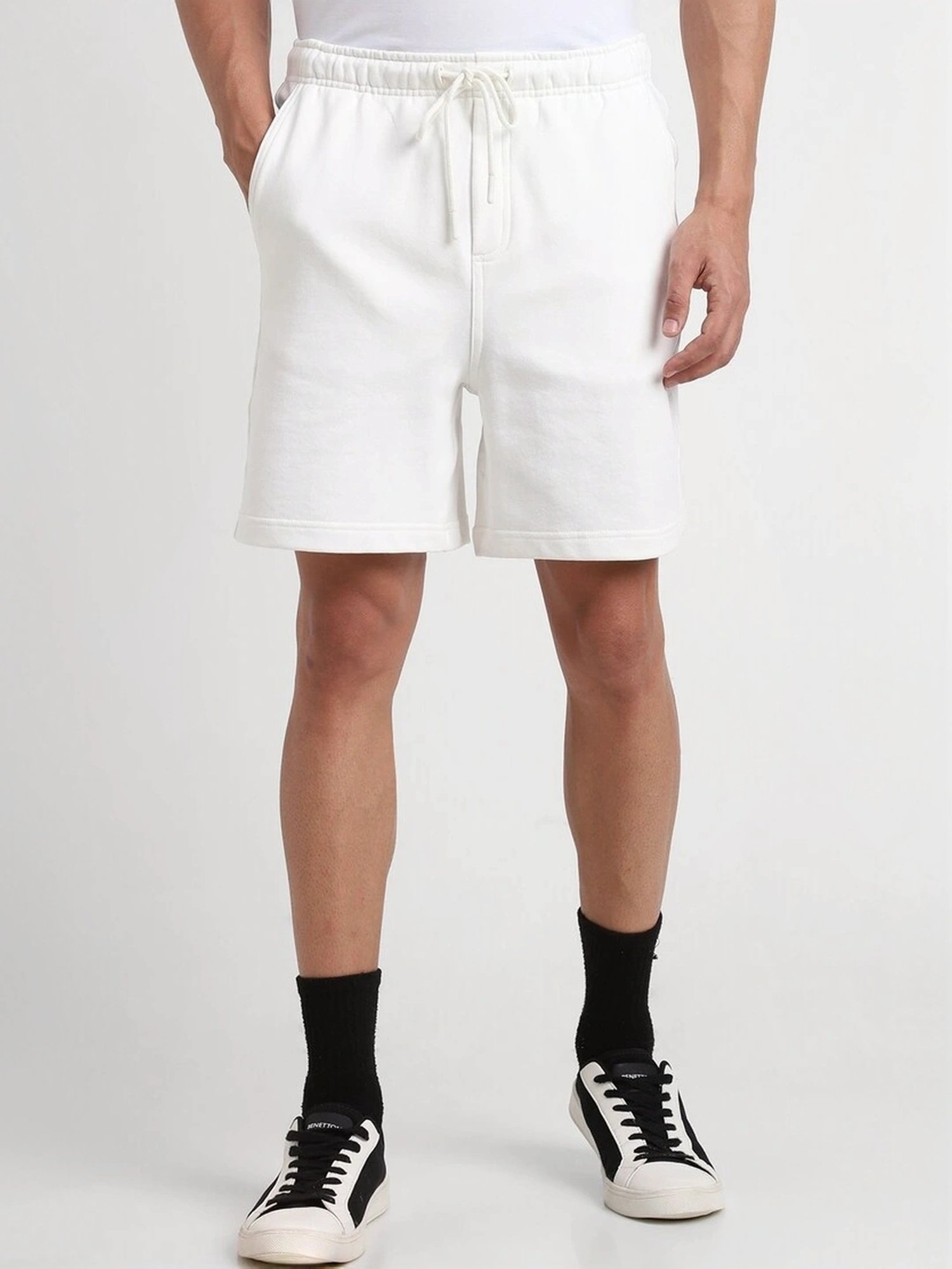 Forever 21 White Regular Fit Shorts