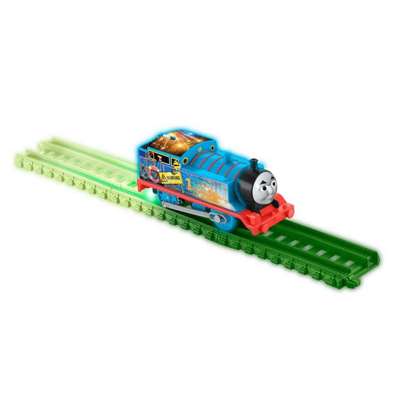 Thomas & Friends TrackMaster Hyper Glow Night Delivery