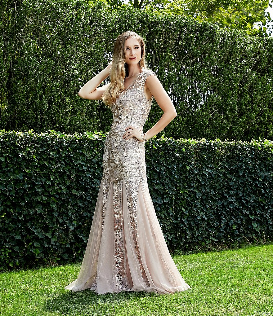 Jkara Petite Size 3/4 Sleeve Lined Illusion Crew Neck Beaded Gown