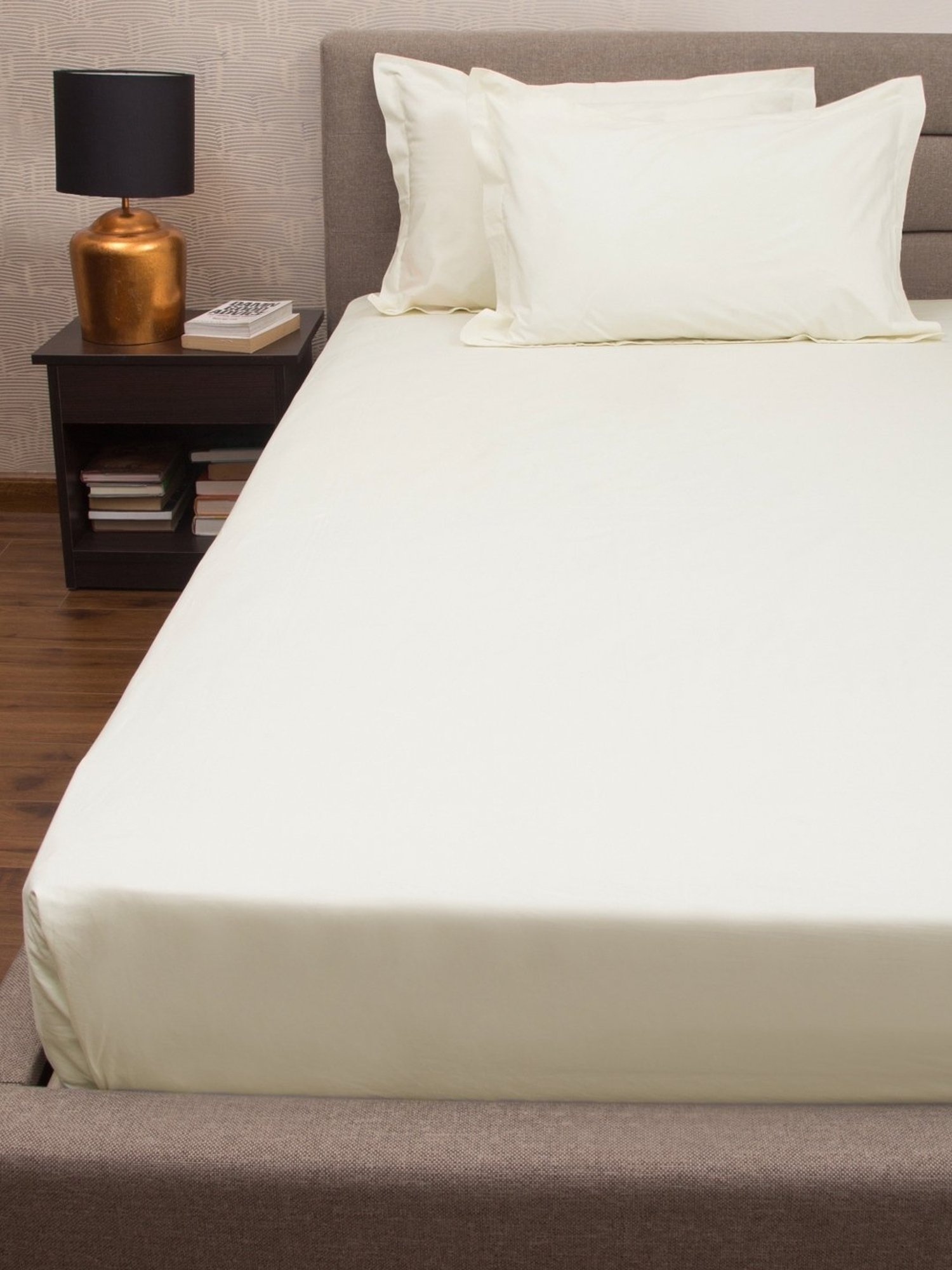 Petal Home Ivory 300 TC Cotton King Bed Sheet with 2 Pillow Covers