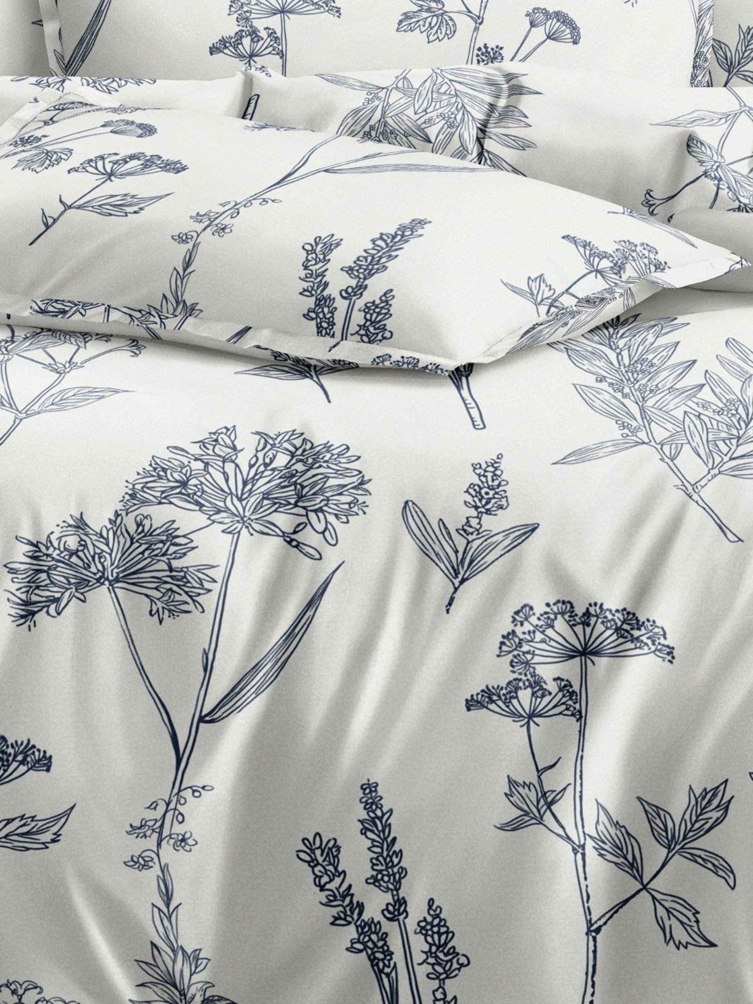 Ariana Tivoli UltraSoft Floral Grey 140 TC Microfibre Bedsheet with 2 Pillow Covers