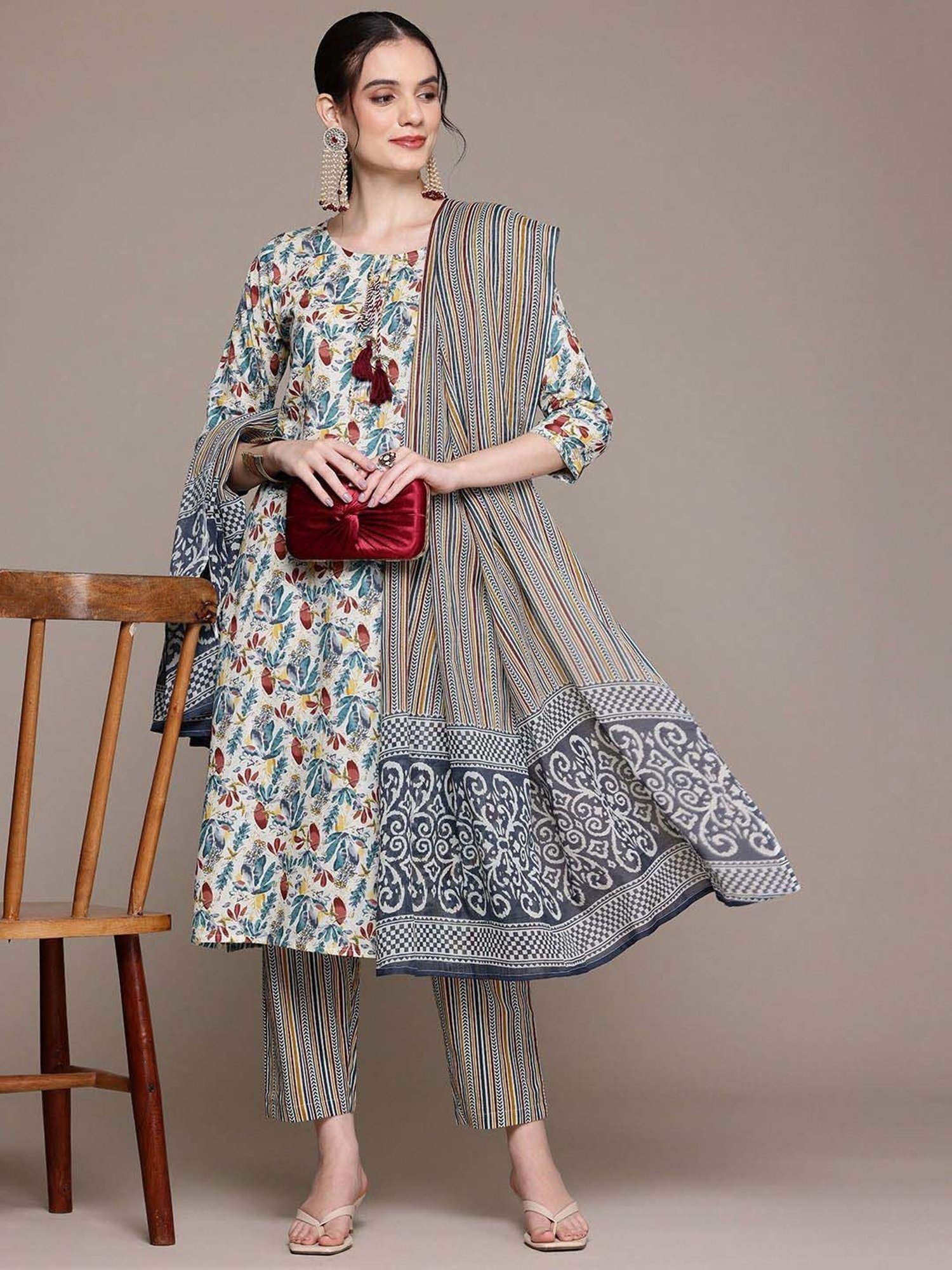 READIPRINT FASHIONS Blue Cotton Printed Kurta Pant Set With Dupatta