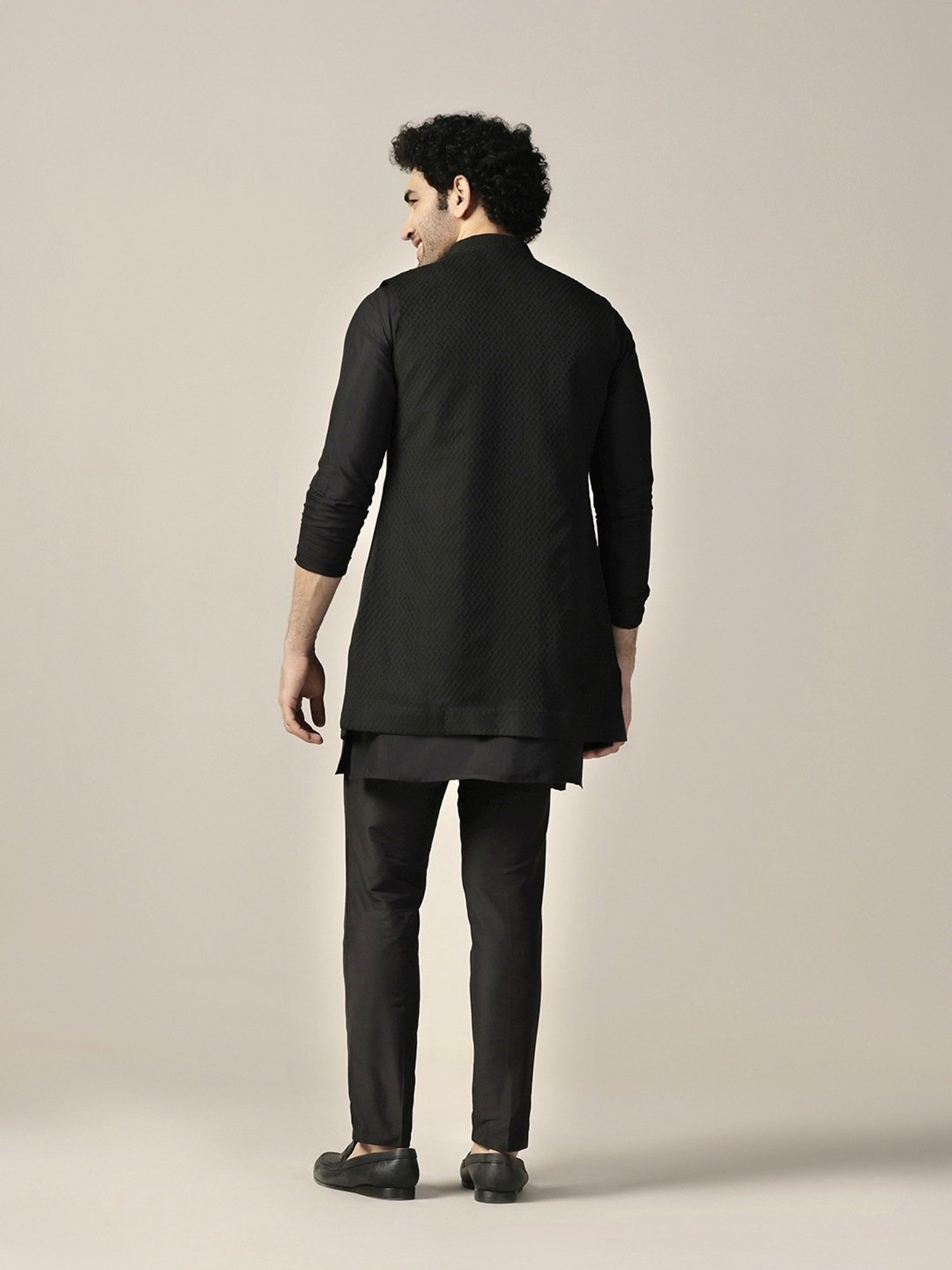 Kisah Black Regular Fit Embroidered Kurta Set With Jacket