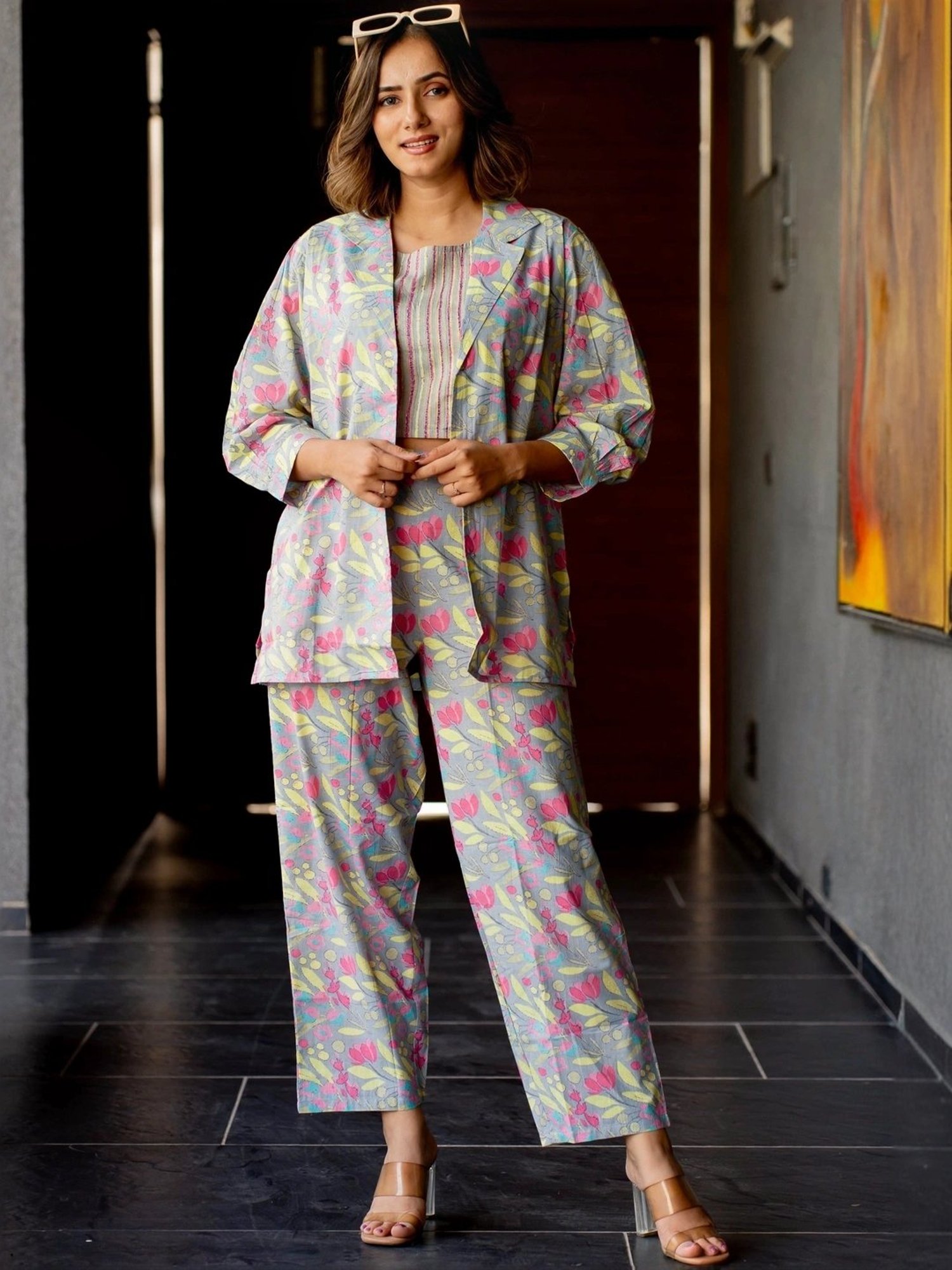 MIRCHI FASHION Grey Cotton Printed Crop Top Pant Set With Shrug