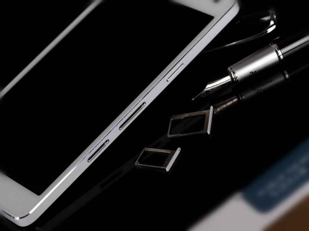 Original Unlocked Samsung Galaxy A5 A5000 13.0MP 5.0 Inch 2GB RAM+16GB ROM Quad Core Dual SIM Touchscreen Smartphone