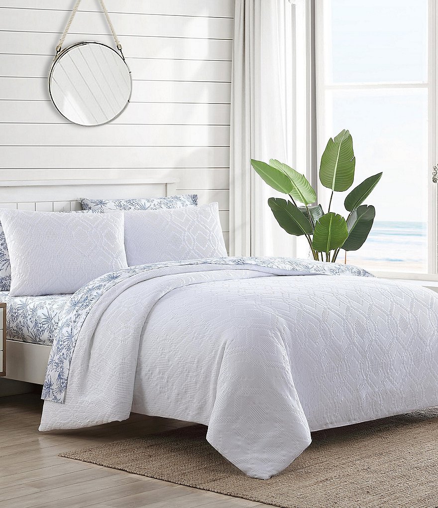 J. Queen New York Vera Bedding Collection
