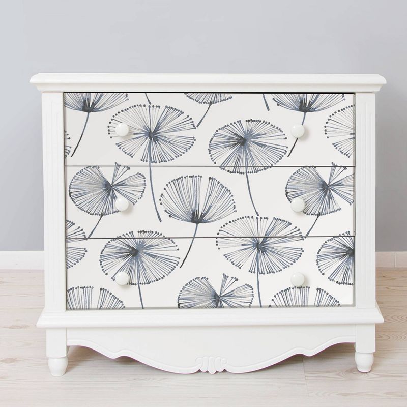 NuWallpaper 28.2' Aya Peel & Stick Wallpaper Cream