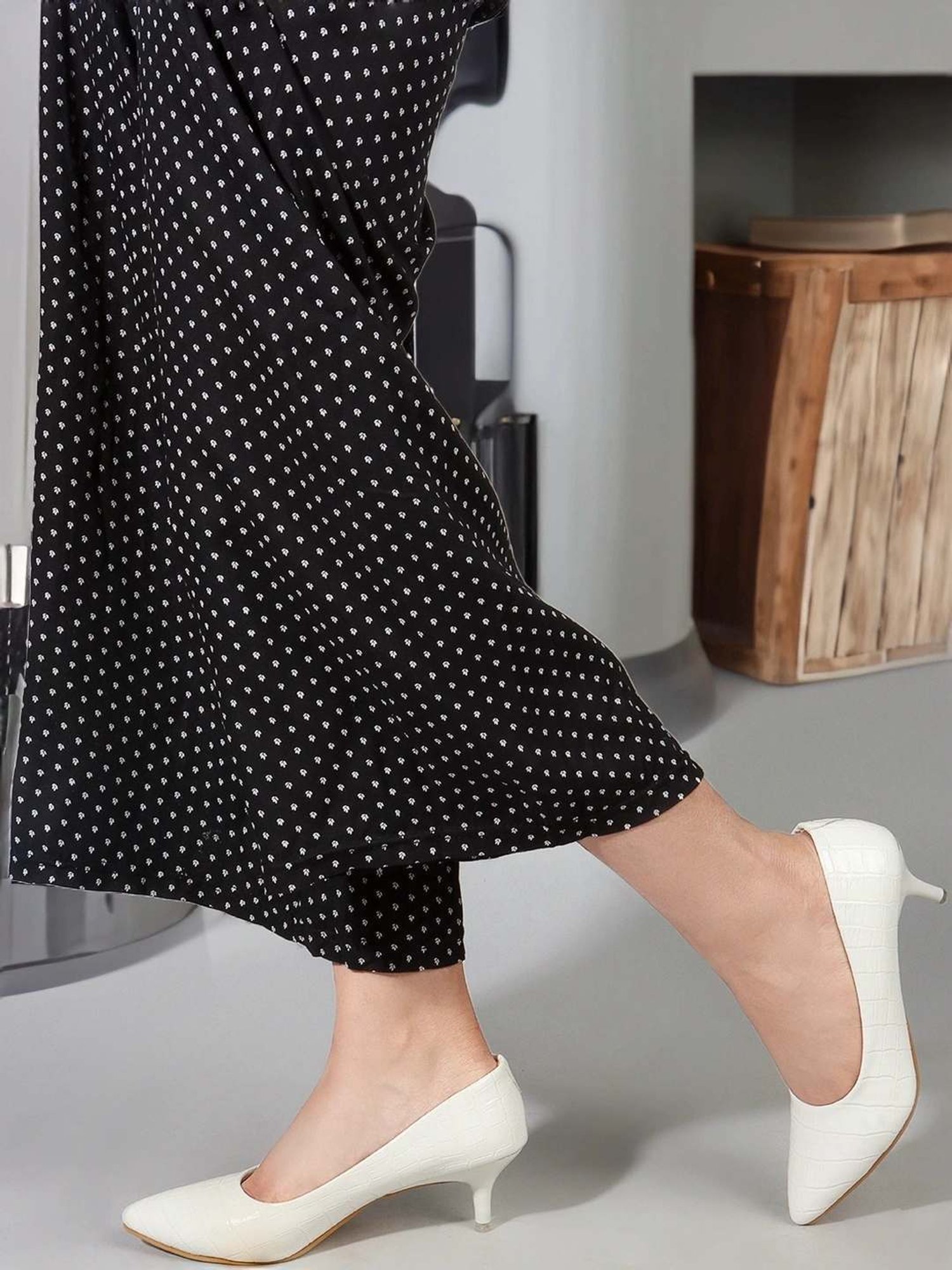 Carlton London Women's White Stiletto Pumps