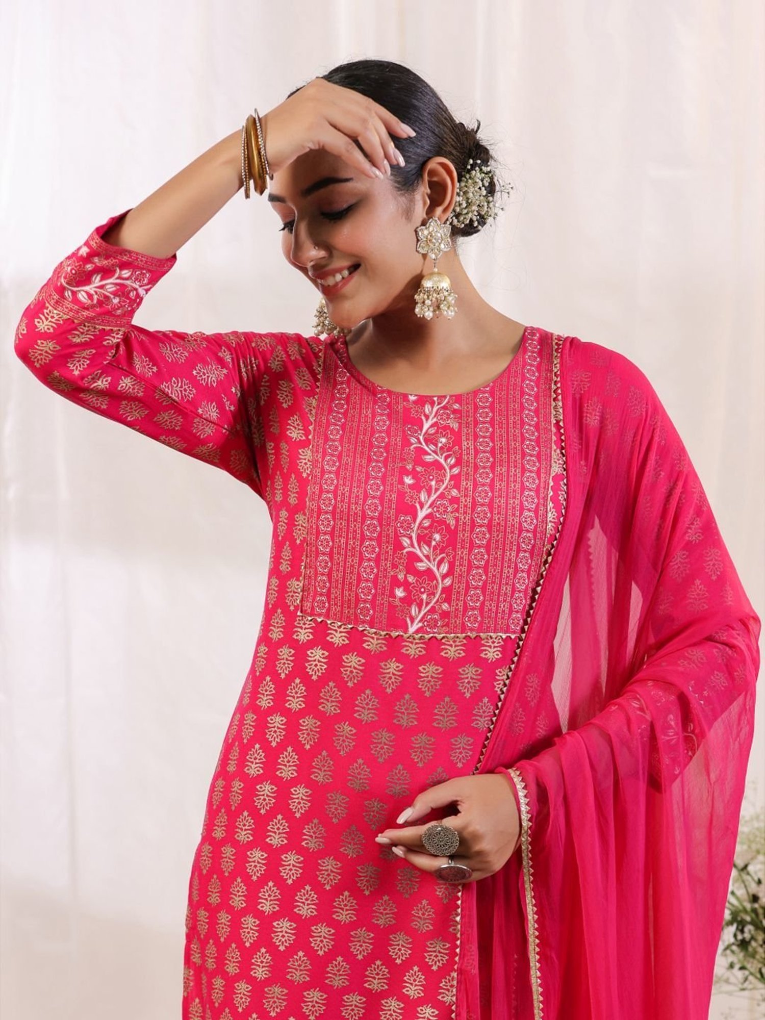 Anubhutee Pink Woven Pattern Kurta Pant Set With Dupatta