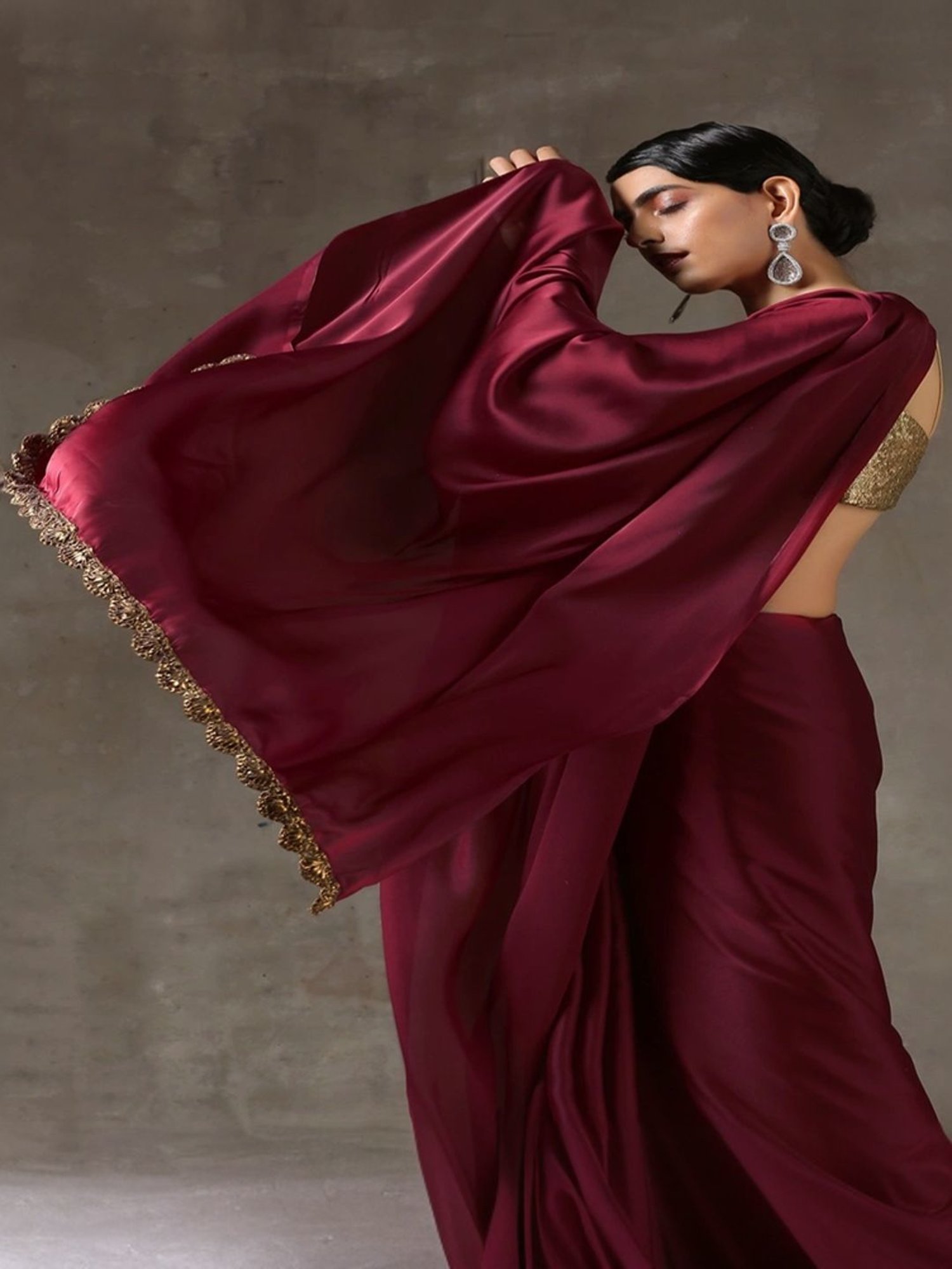 Swtantra Maroon Plain Saree