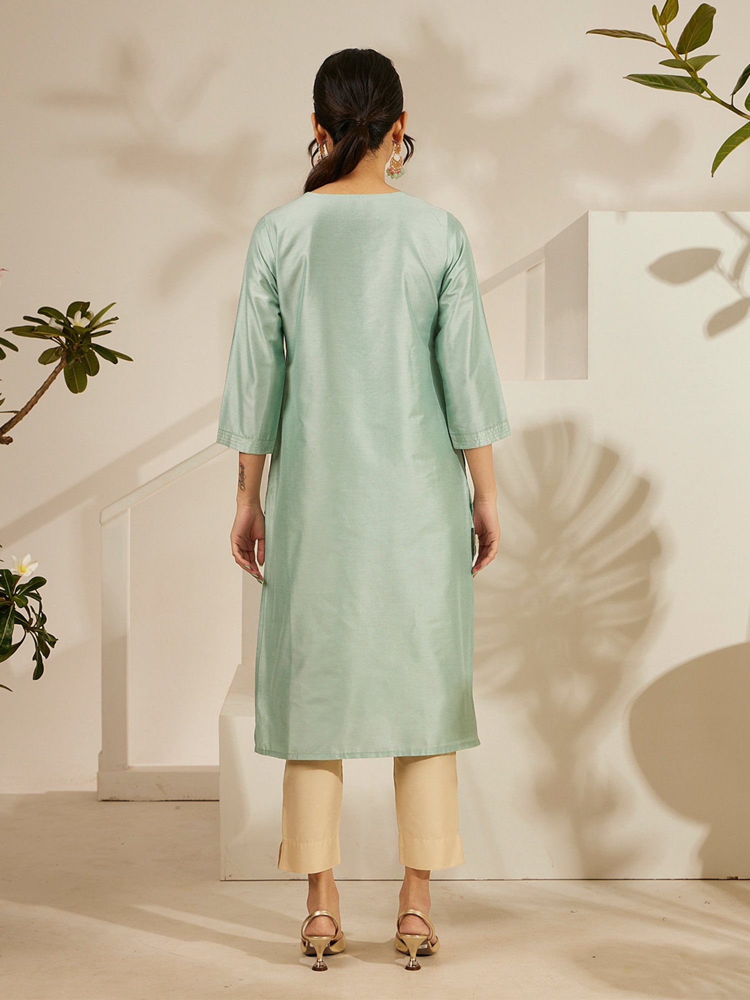 Daali Aqua Viscose Round Neck 3/4 Sleeves Blooming Mood Kurta with Two Pockets