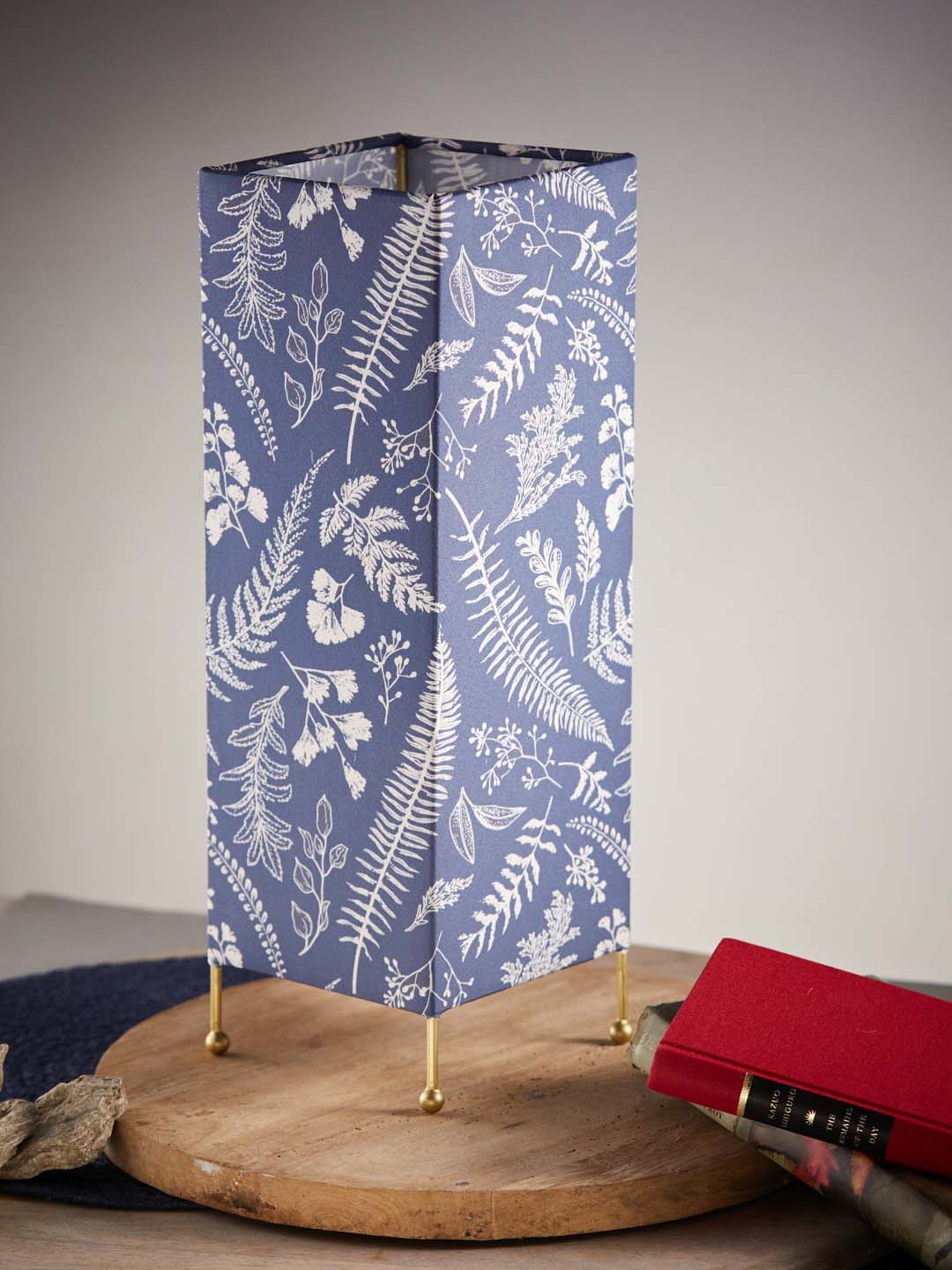 Fabindia 'Advait' Blue & White Iron Wire Ambient Table Lamp - Set of 1