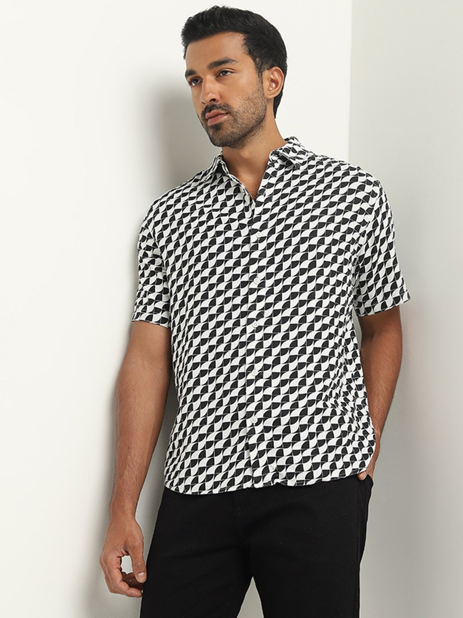 Ascot by Westside Black & White Printed Relaxed-Fit Blended Linen Shirt