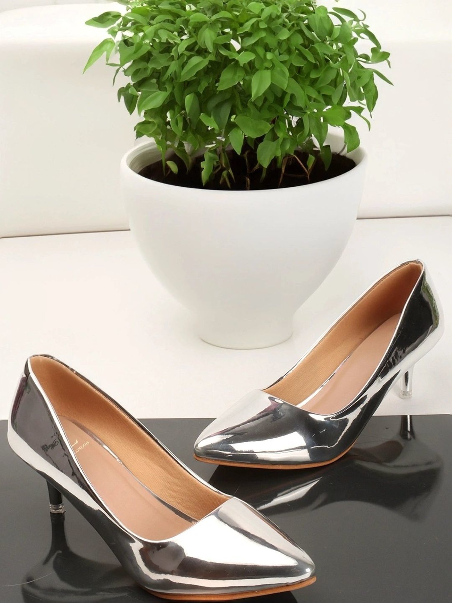 Carlton London Women's Silver Stiletto Pumps