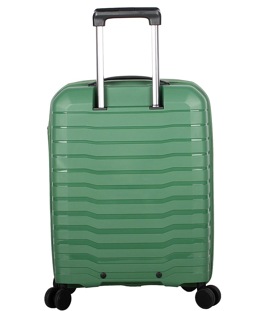 Pathfinder Resort Collection 20#double; Carry-On Hardside Spinner