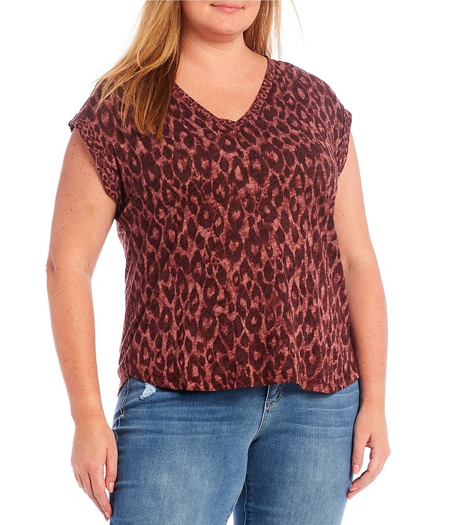 Democracy Plus Size Leopard Print V-Neck Short Cuffed Short Sleeve Tee