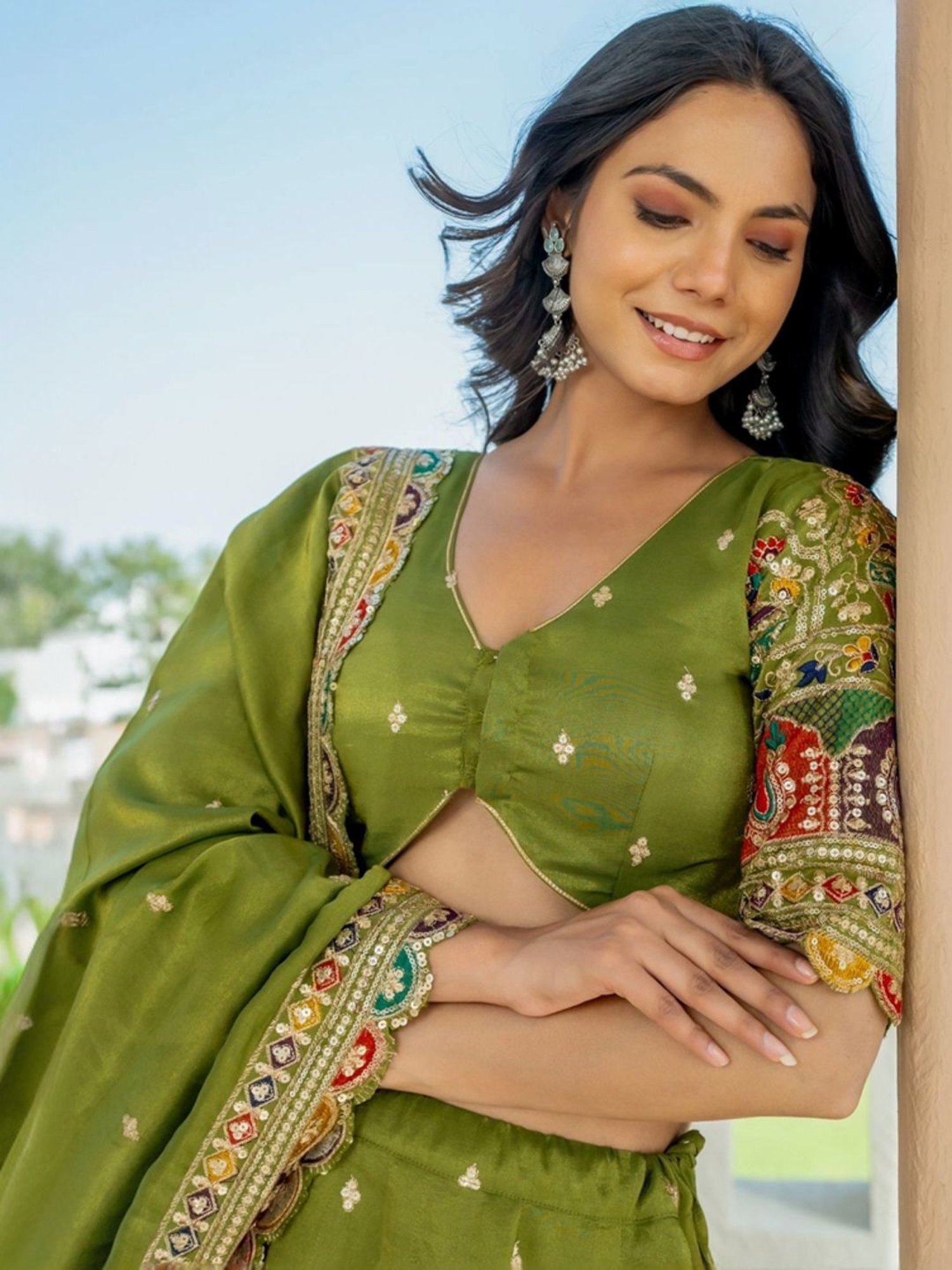 HOUSE OF JAMOTI Green Embroidered Lehenga Choli Set With Dupatta