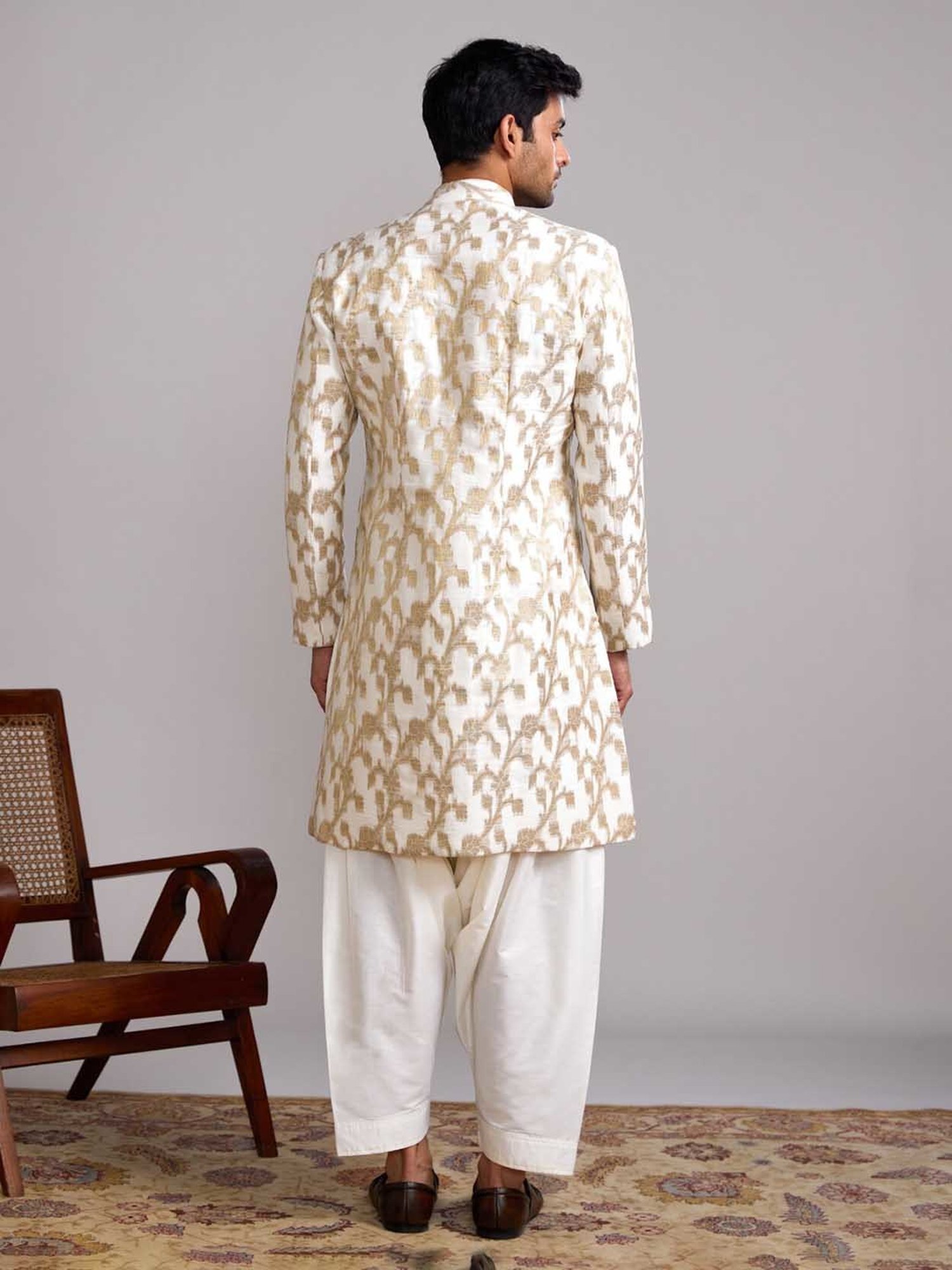 Abhishti Cream Straight Fit Banarasi Printed Kurta