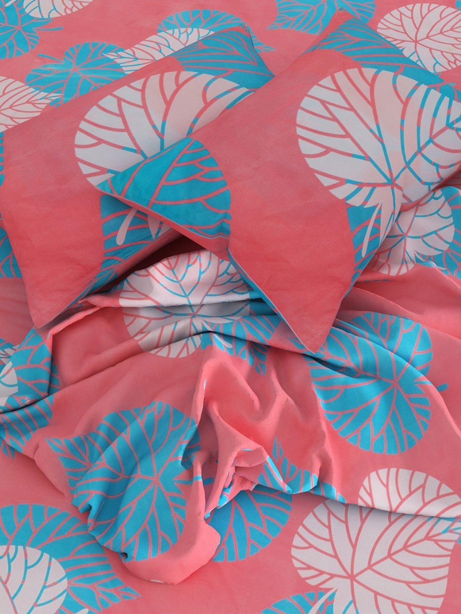 Romee Floral Peach 144 TC Cotton Queen Sized Bed Sheet with 2 Pillow Covers