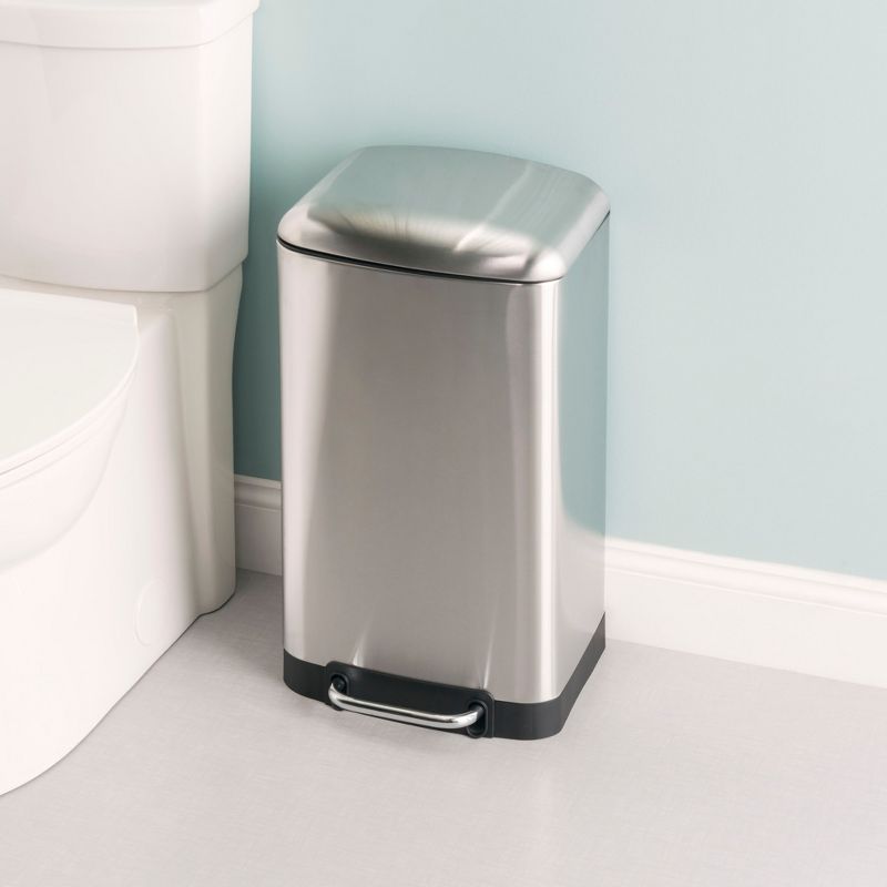 Rubbermaid 8 Quart Traditional Square Top Bedroom, Bathroom, and Office Wastebasket Trash Can, White (2 Pack)