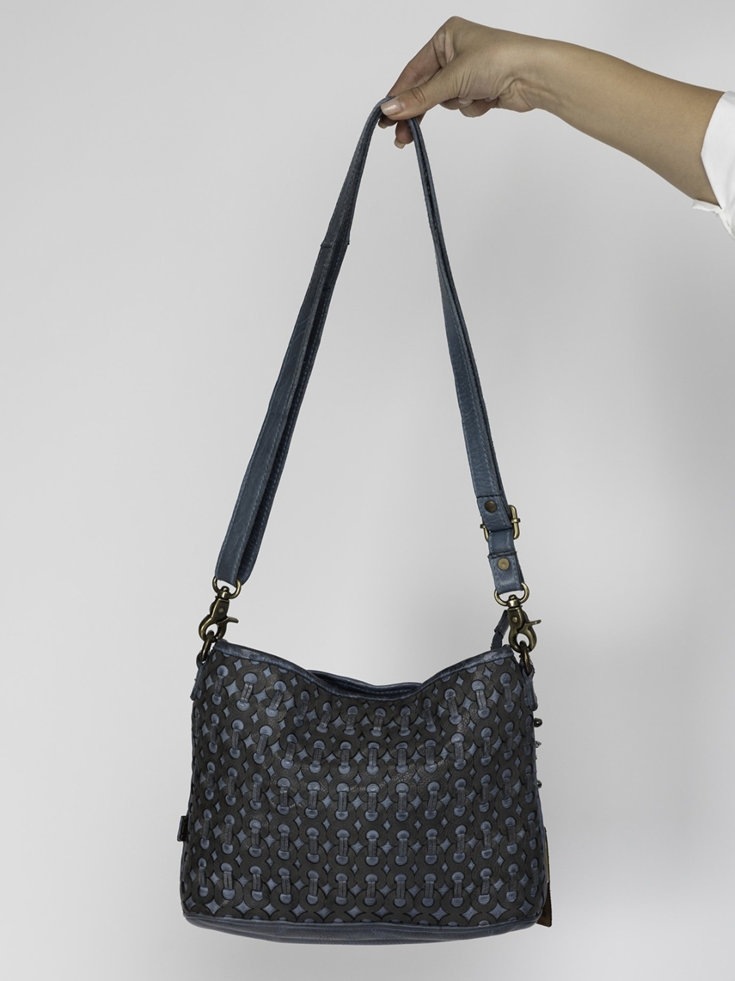 Art N Vintage Elde Blue Leather Textured Medium Sling Handbag