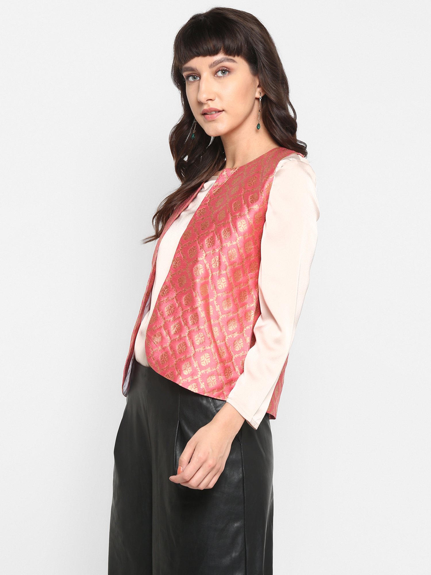 Hangup Pink Jacquard Pattern Shrug