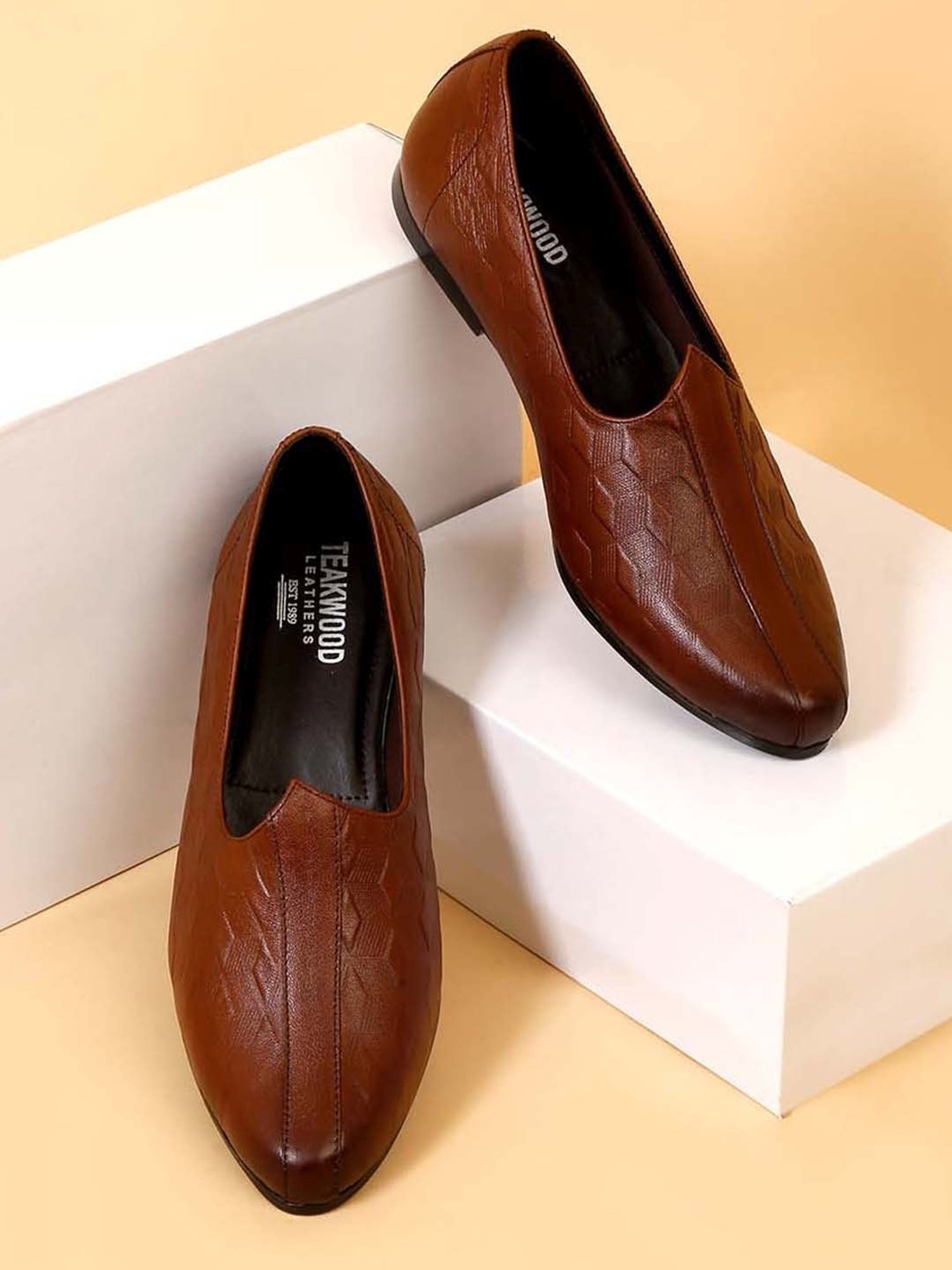 Teakwood Leathers Men's Wood Casual Juttis