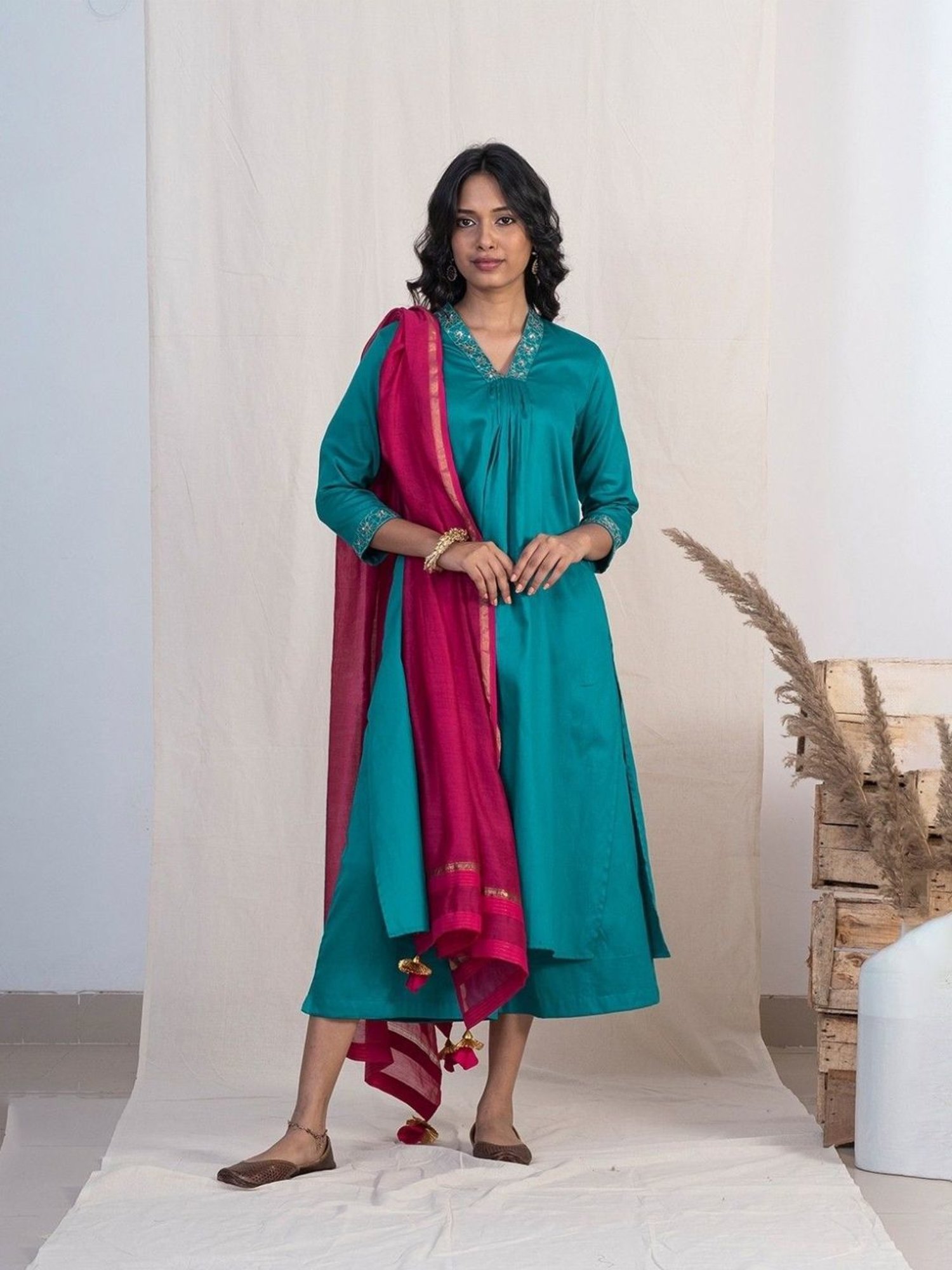 Akiso Jashn Blue V Neck Multiple Pleats Kurta Set With Plazzo And Pink Dupatta