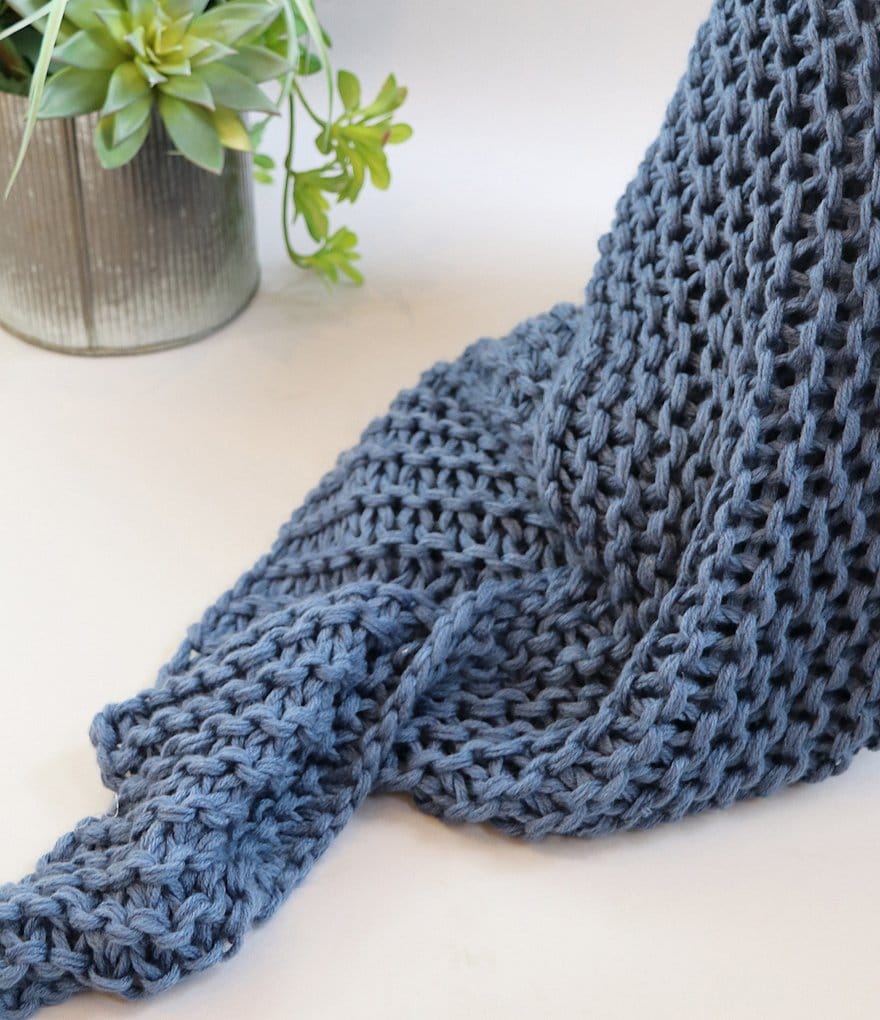 Oscar/Oliver Luca Throw