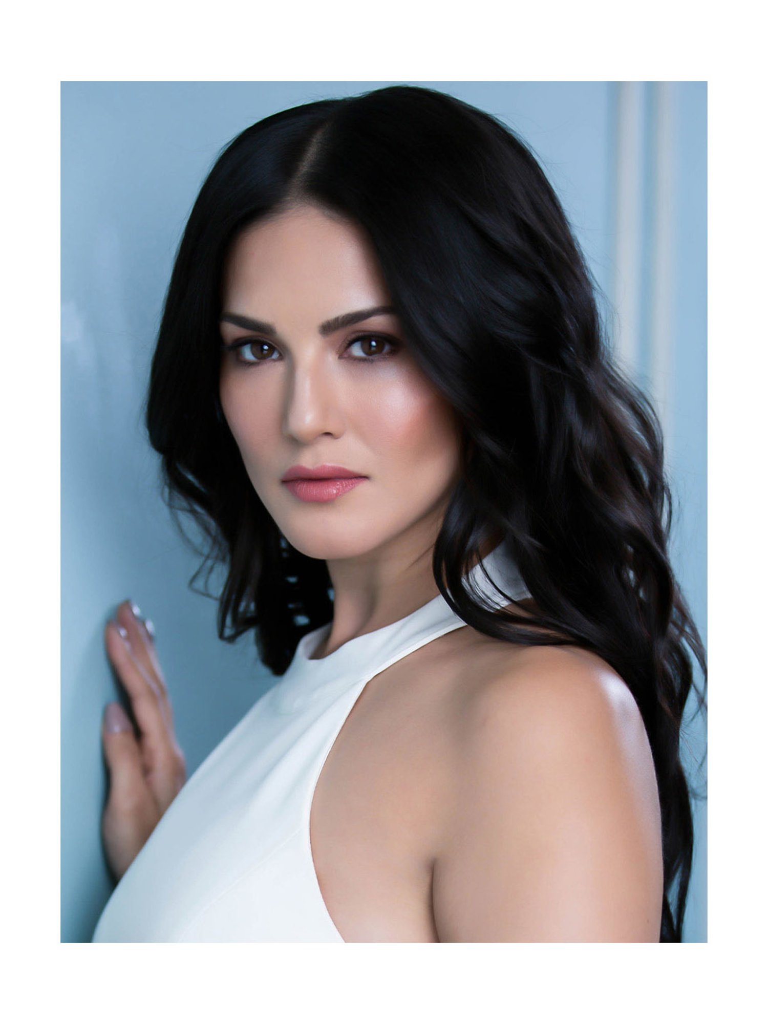 StarStruck By Sunny Leone Intense Matte Lip color Baby Doll - 4.2 gm