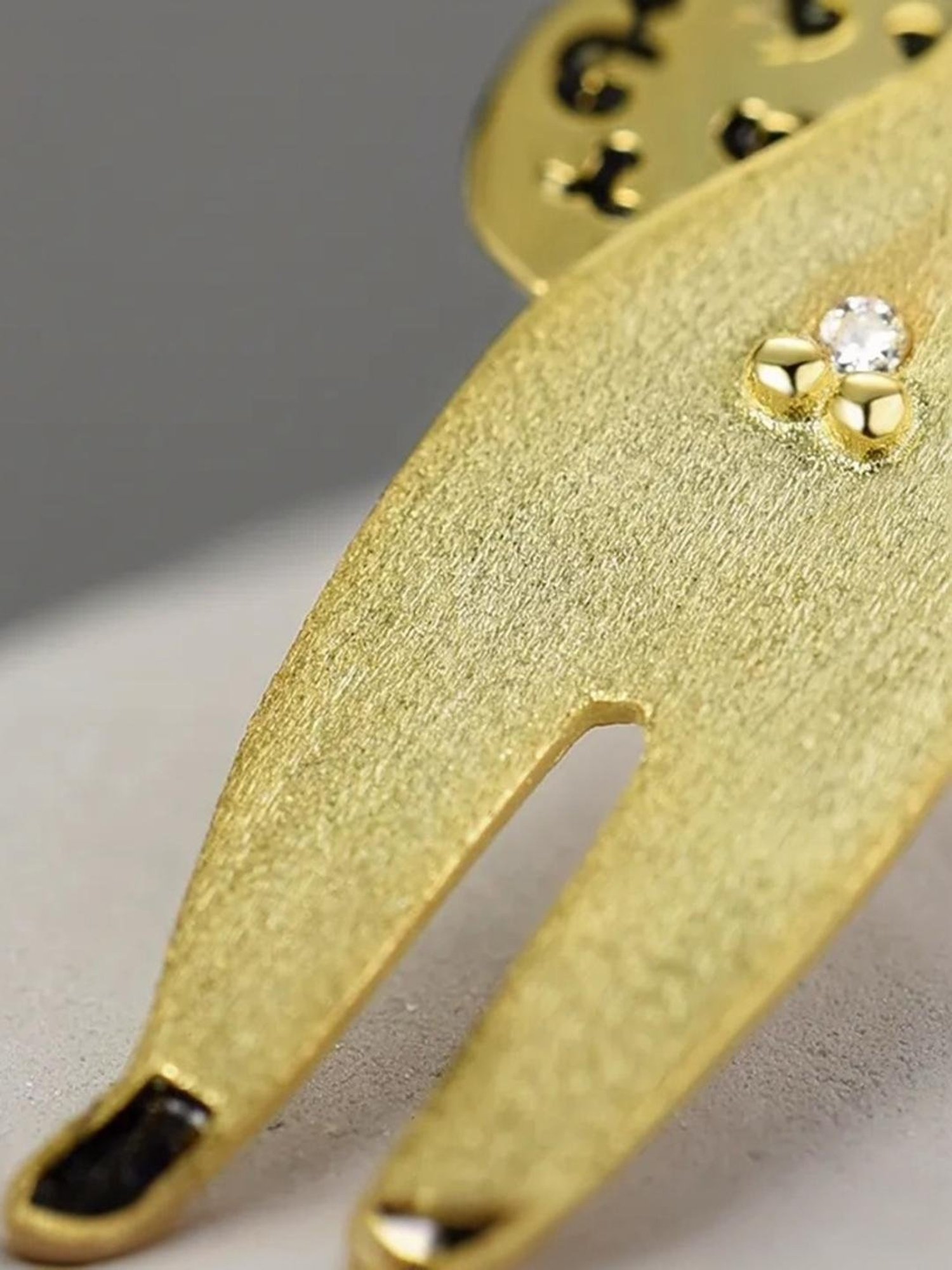 Rihi by P.C. Chandra Jewellers 92.5 Sterling Silver Golden Cat Stud Earrings for Women & Girls