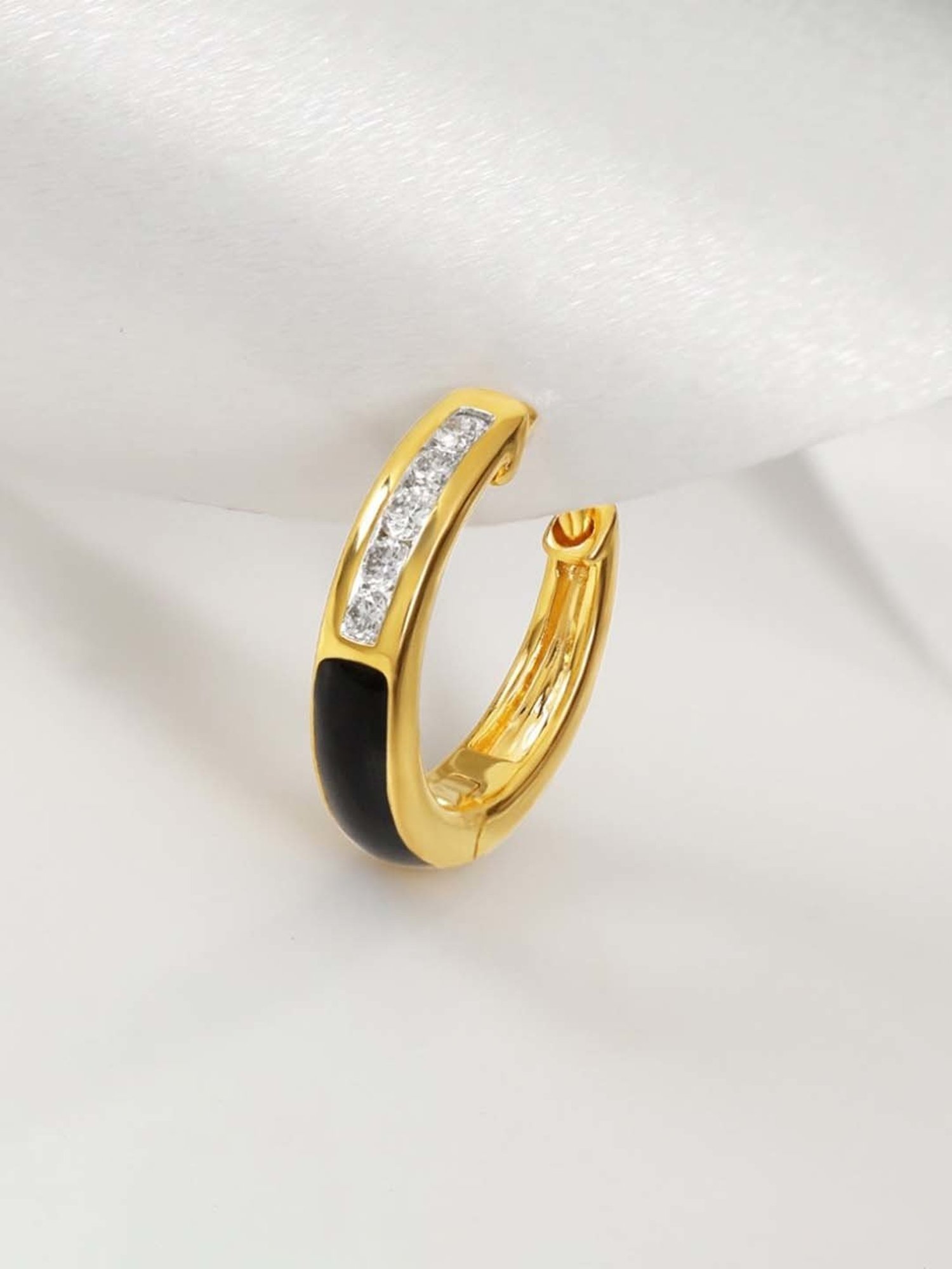 Candere by Kalyan Jewellers Peacock Collection 18k Yellow Gold Diamond Huggies Earrings for Men