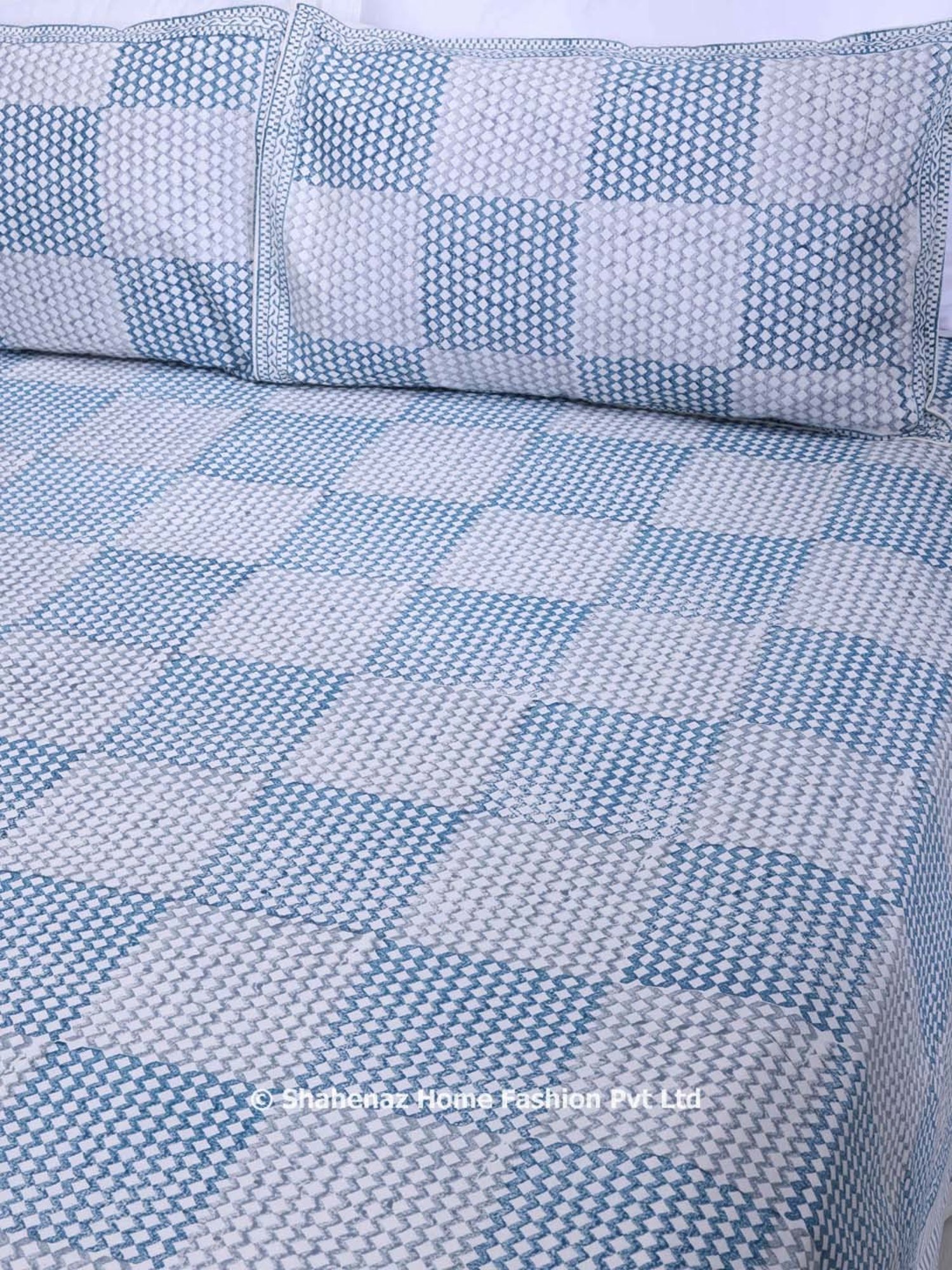 Shahenaz Blue & Grey 120 TC Cotton Parvati Double Bedsheet with 2 Pillow Covers