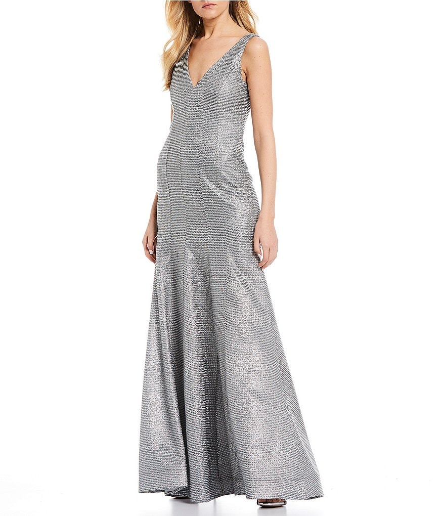 Sequin Hearts Sleeveless V-Neck Glitter Knit Trumpet Dress