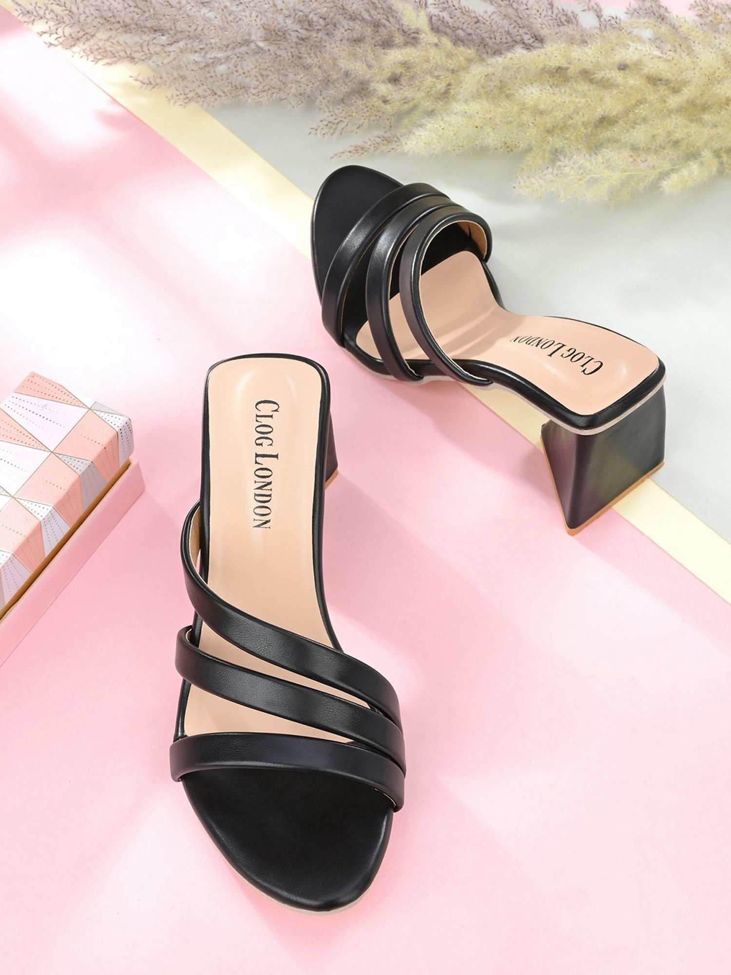 Clog London Women's Black Casual Sandals