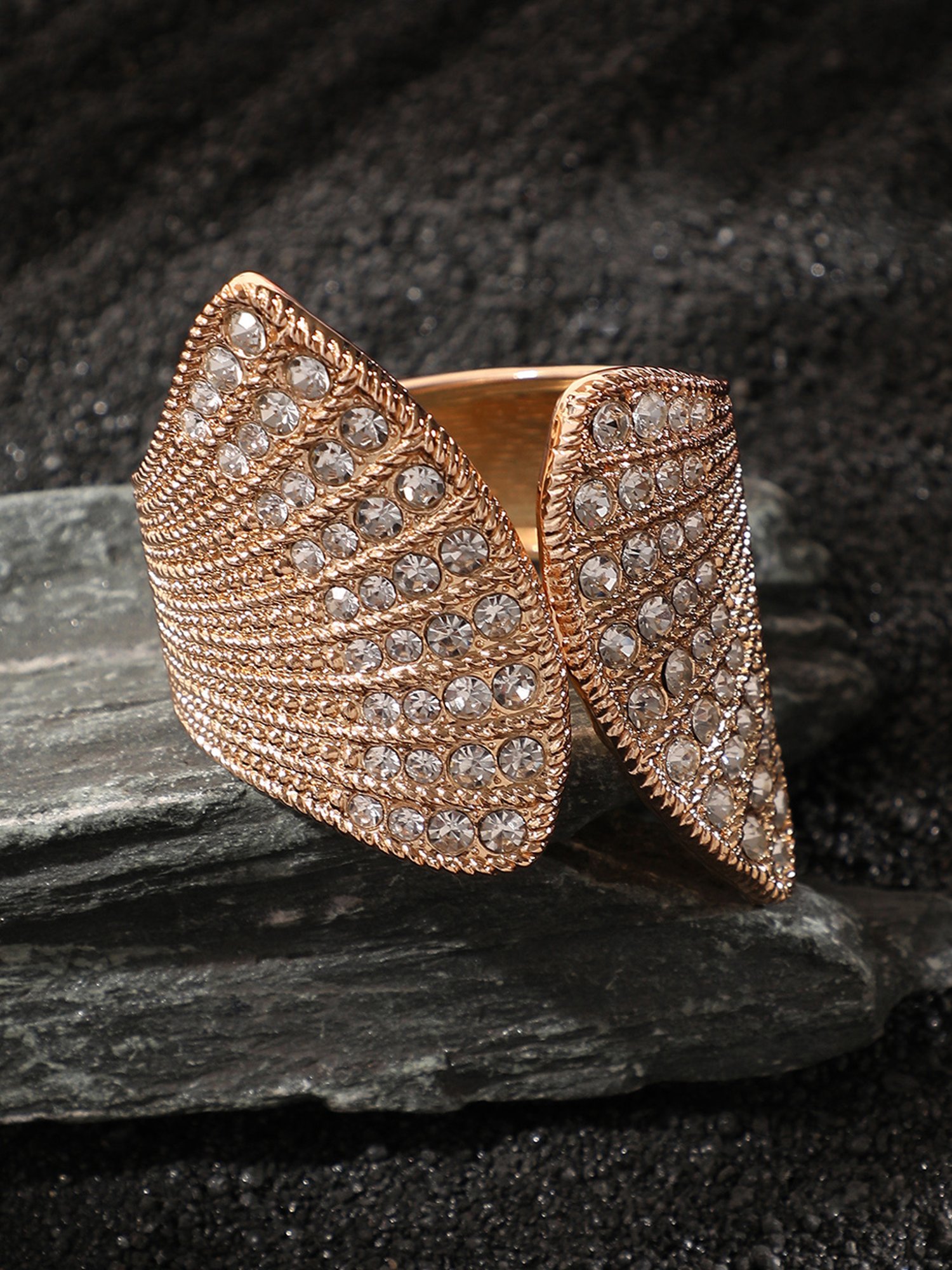 SOHI Crystal Fan Bracelet For Women