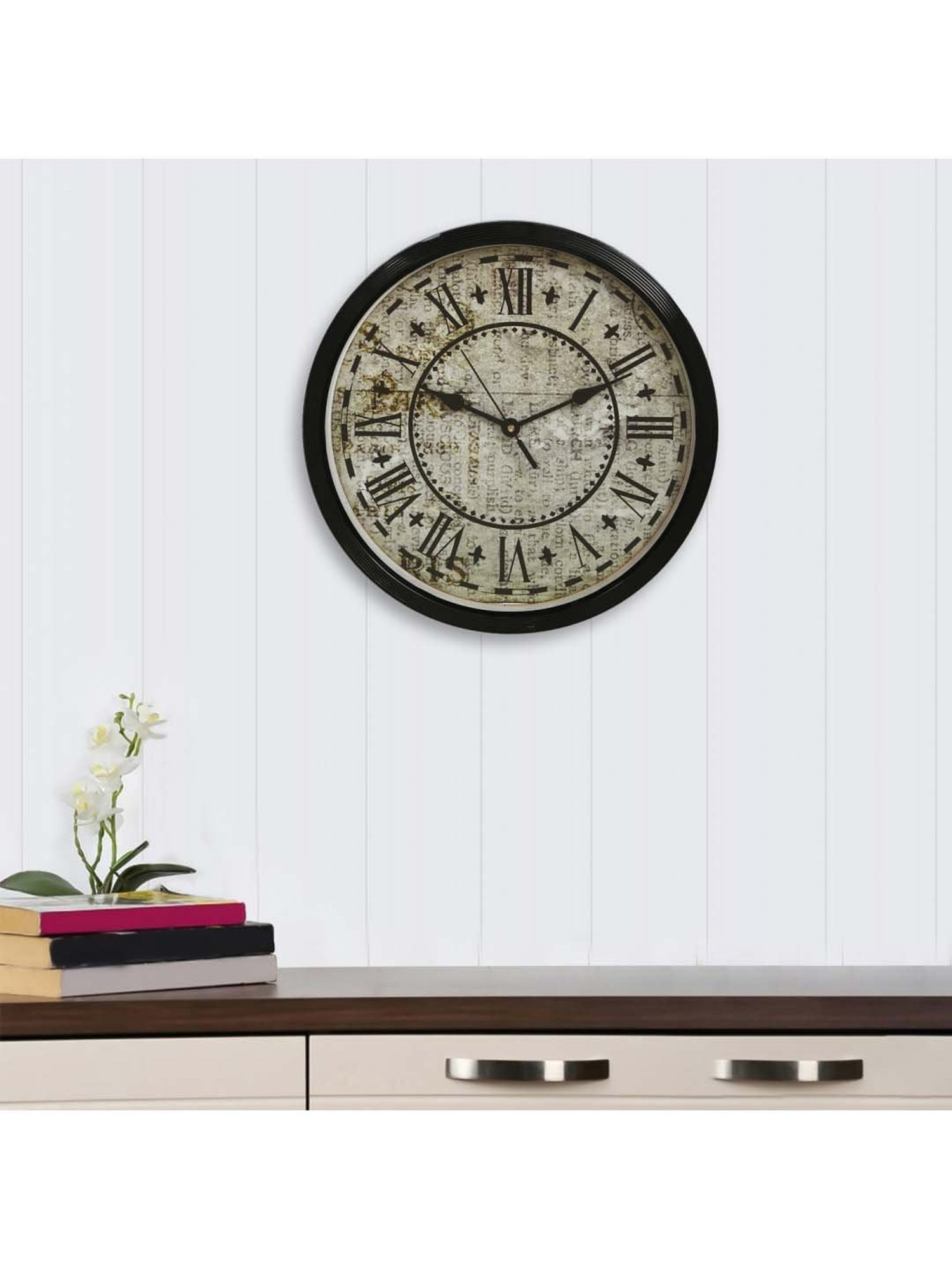 eCraftIndia Designer Round Analog Black Wall Clock
