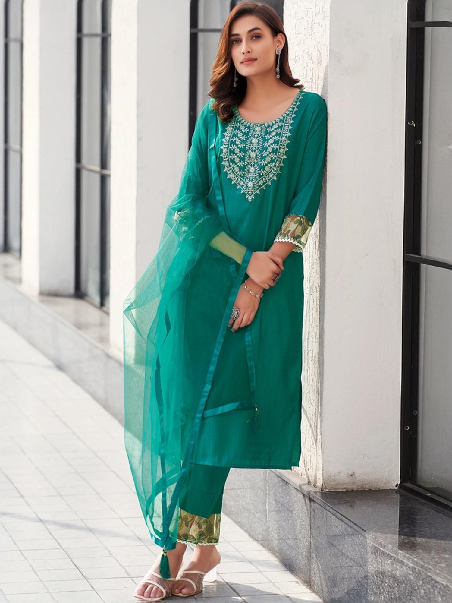 Skylee Green Embroidered Kurta Pant Set With Dupatta