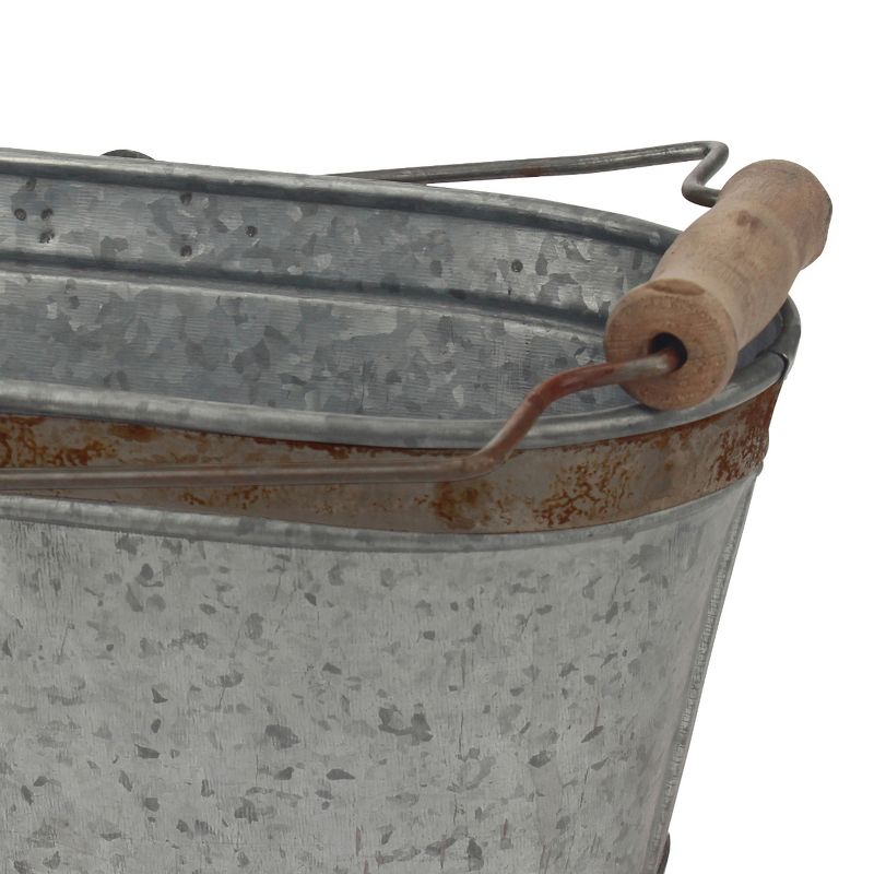 Aged Galvanized Oval Bucket with Rust Trim and Handle - Gray - Stonebriar