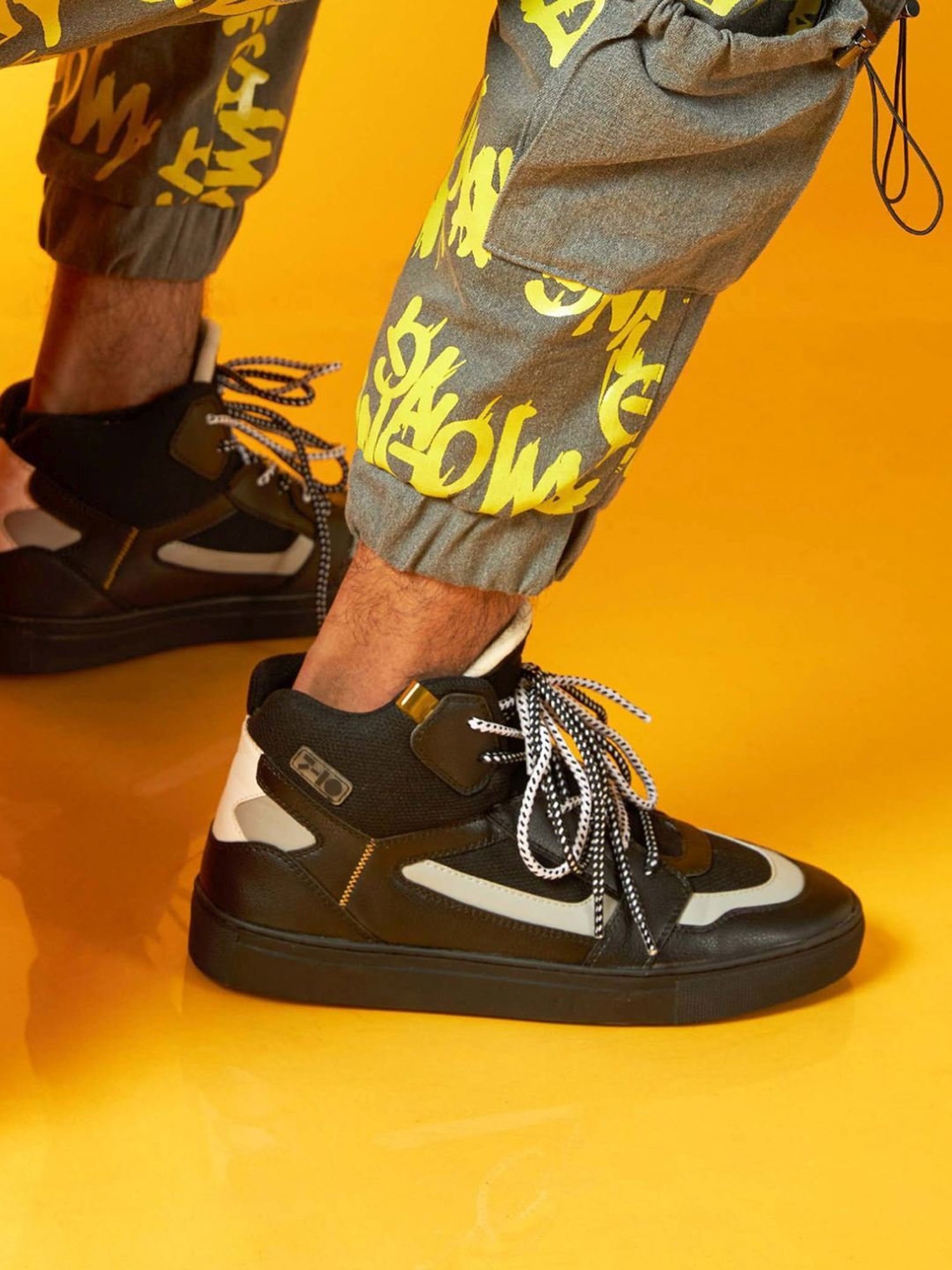 7-10 Men's 609 Winter Street Black & Grey Mid-Top Sneakers