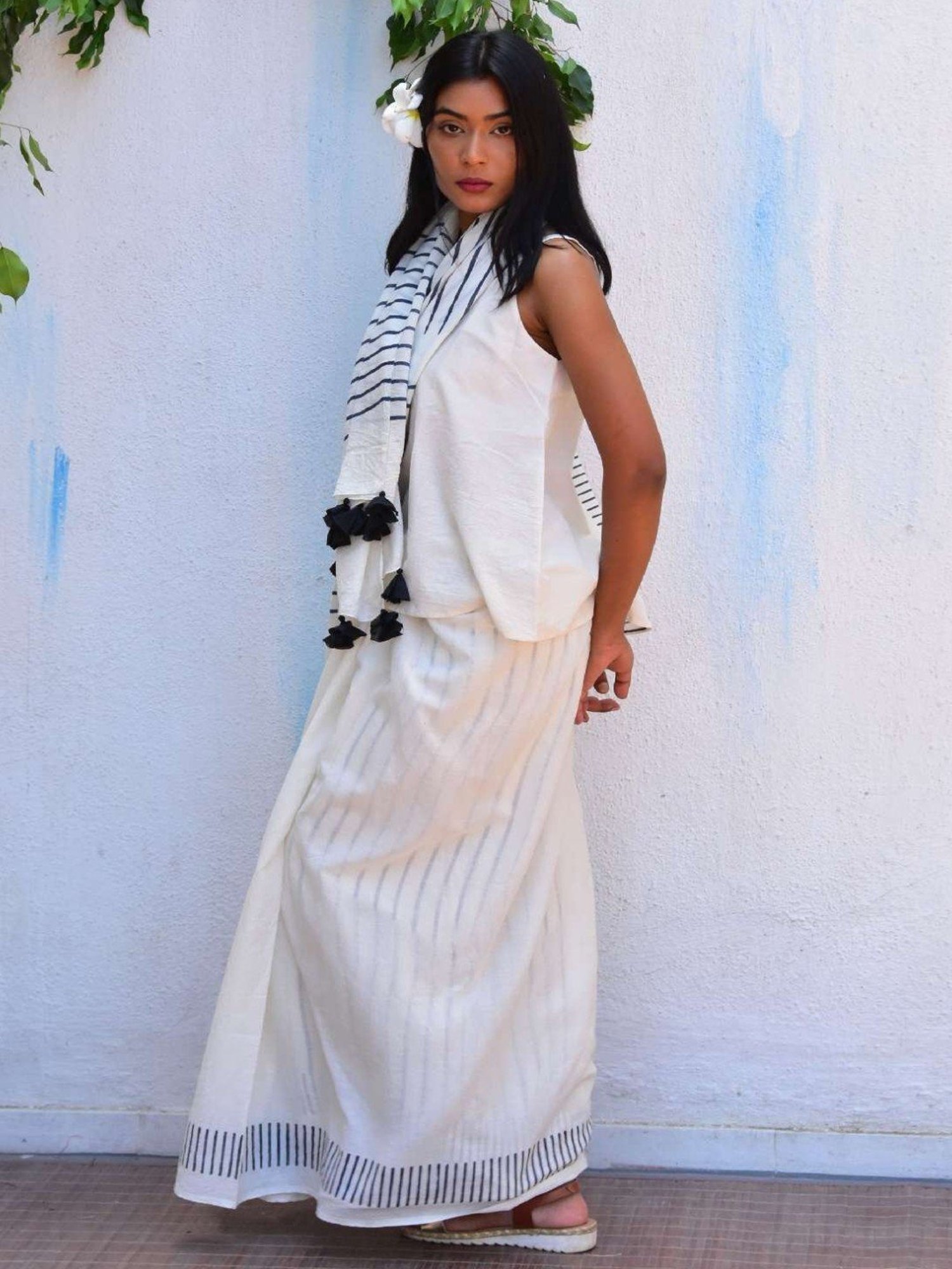 Chidiyaa White Vanilla Moon Pearl Essence Hand Block Printed Mulmul Cotton Saree