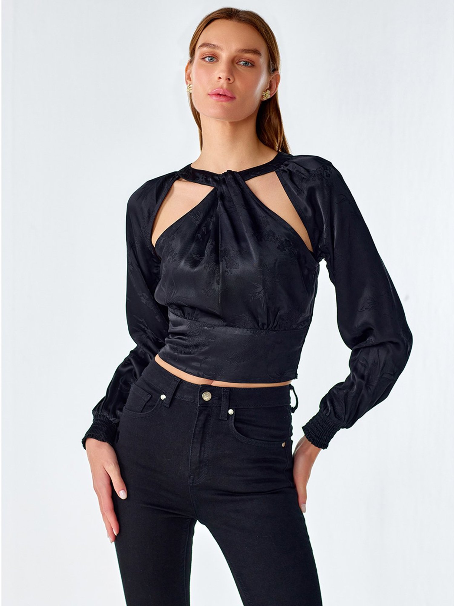 Cover Story Black Regular Fit Crop Top