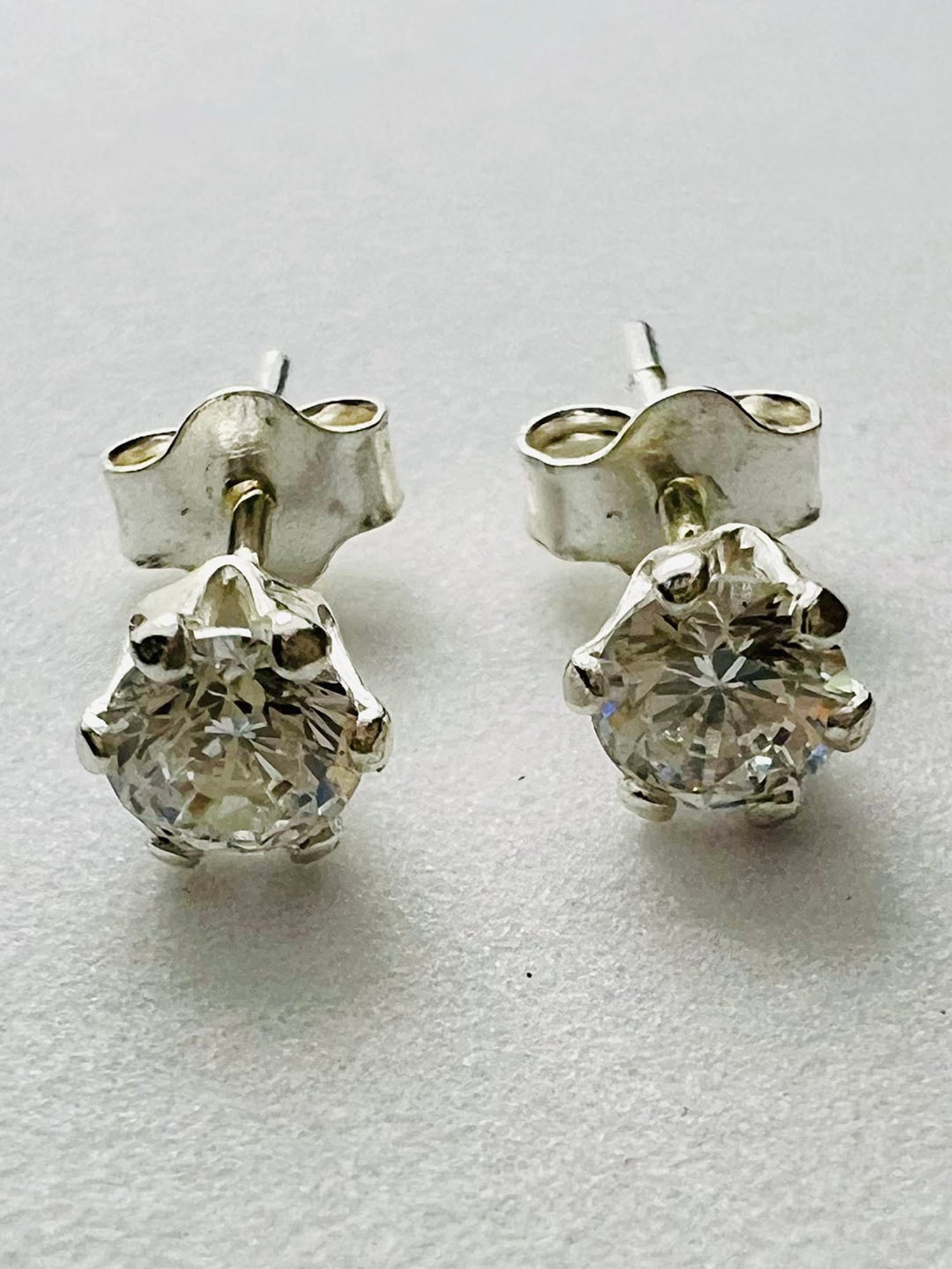 Arte Jewels 925 Sterling Silver Round Solitaire Stud Earrings for Women & Girls