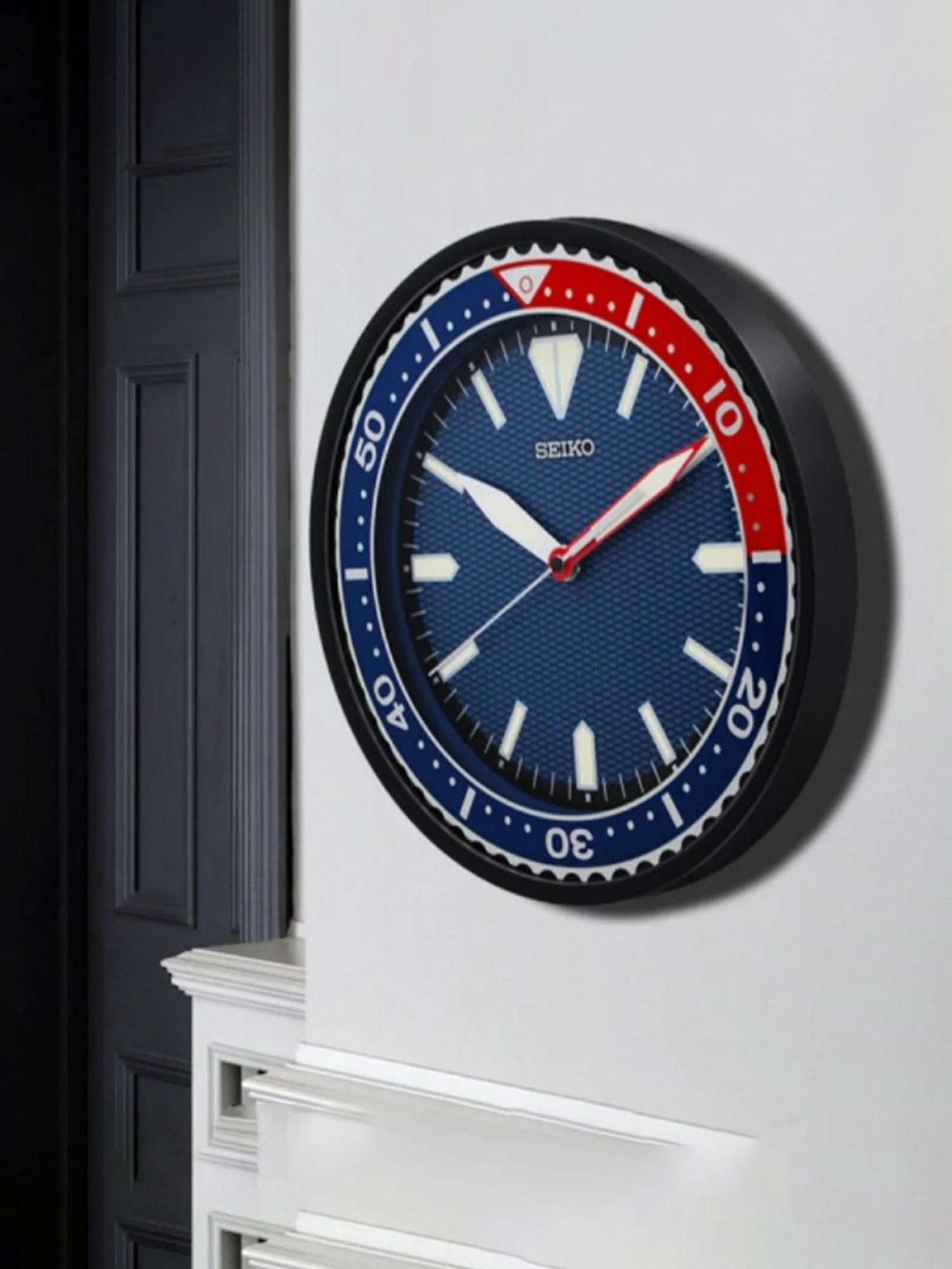 SEIKO classic black plastic wall clock with sweep movement