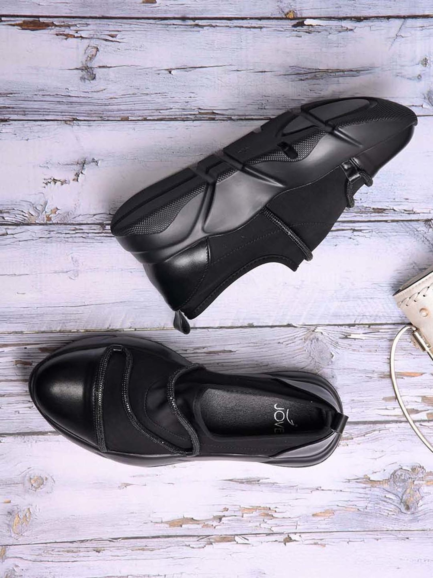 Jove Women's Jet Black Casual Sneakers