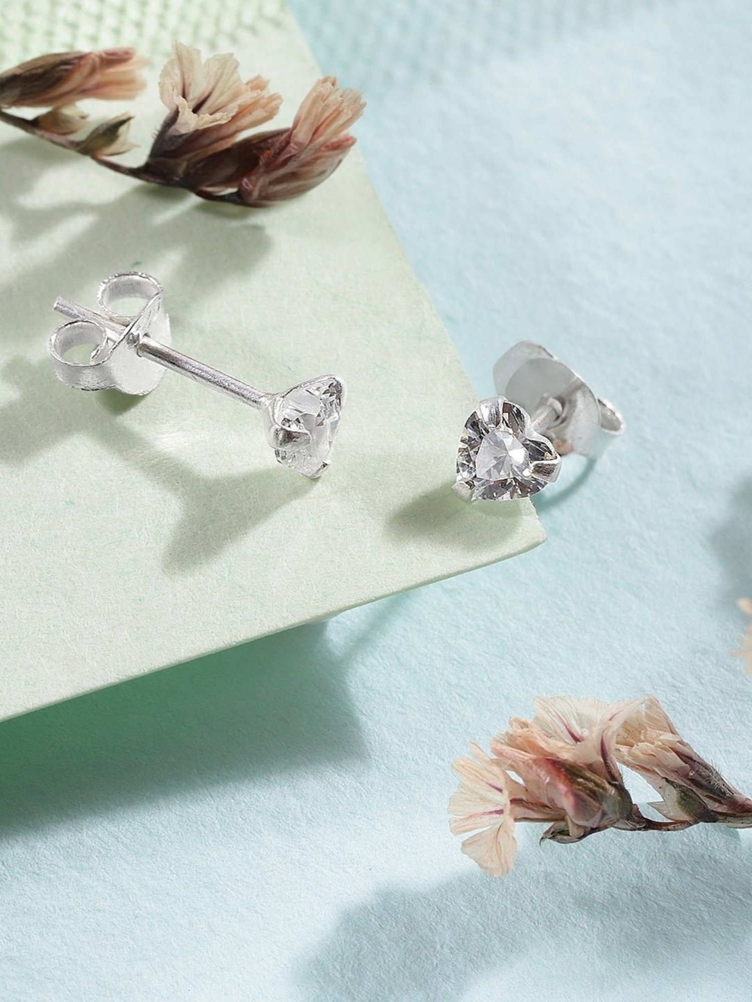 Zavya Tiny Heart Solitaire 92.5 Sterling Silver Stud