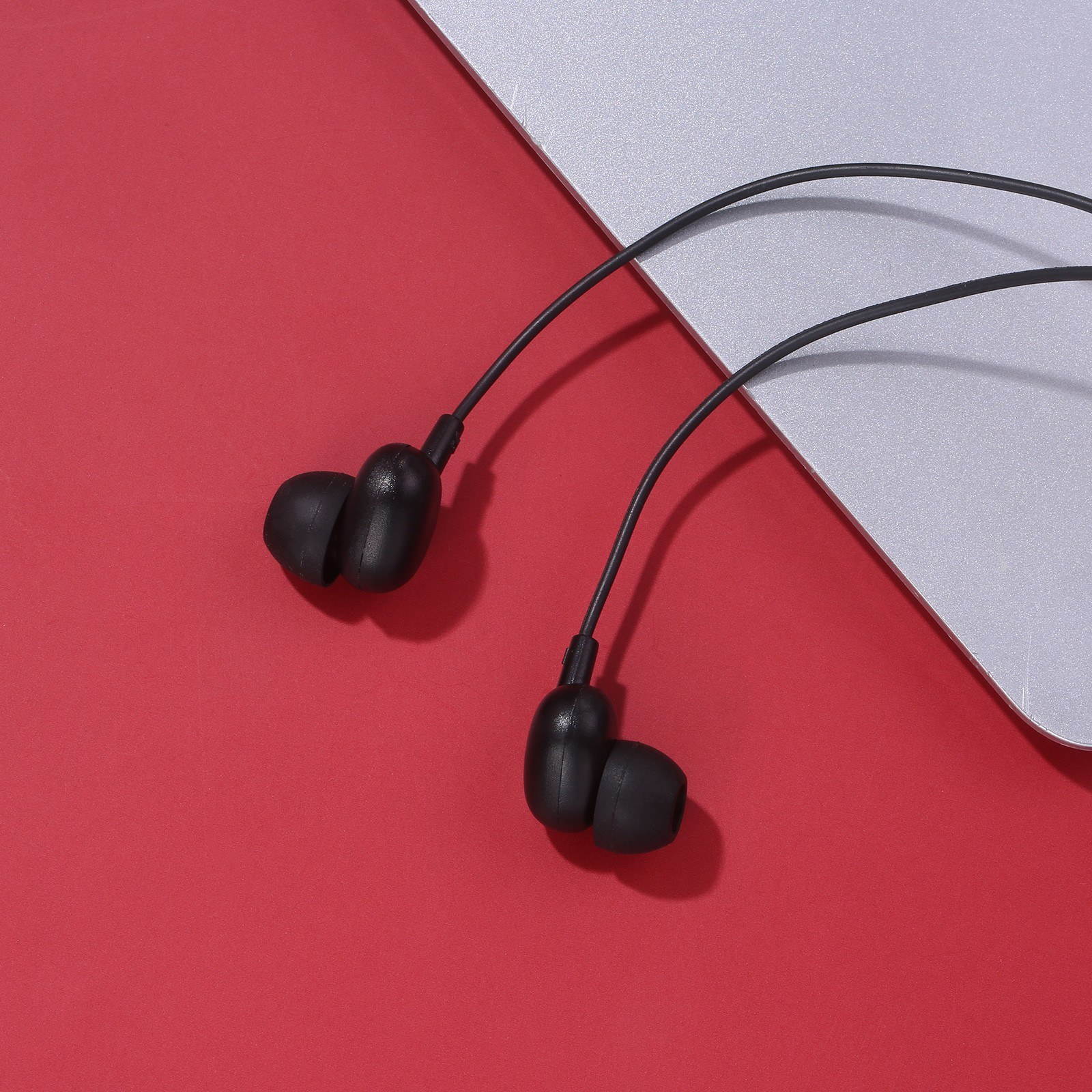 Remax RW-105 In-Ear Clear Sound Wired Earphone Stereo Earbuds with Microphone for Phone Call Music Headphone with 3.5mm Plug Compatible with Phones Tablets Computers