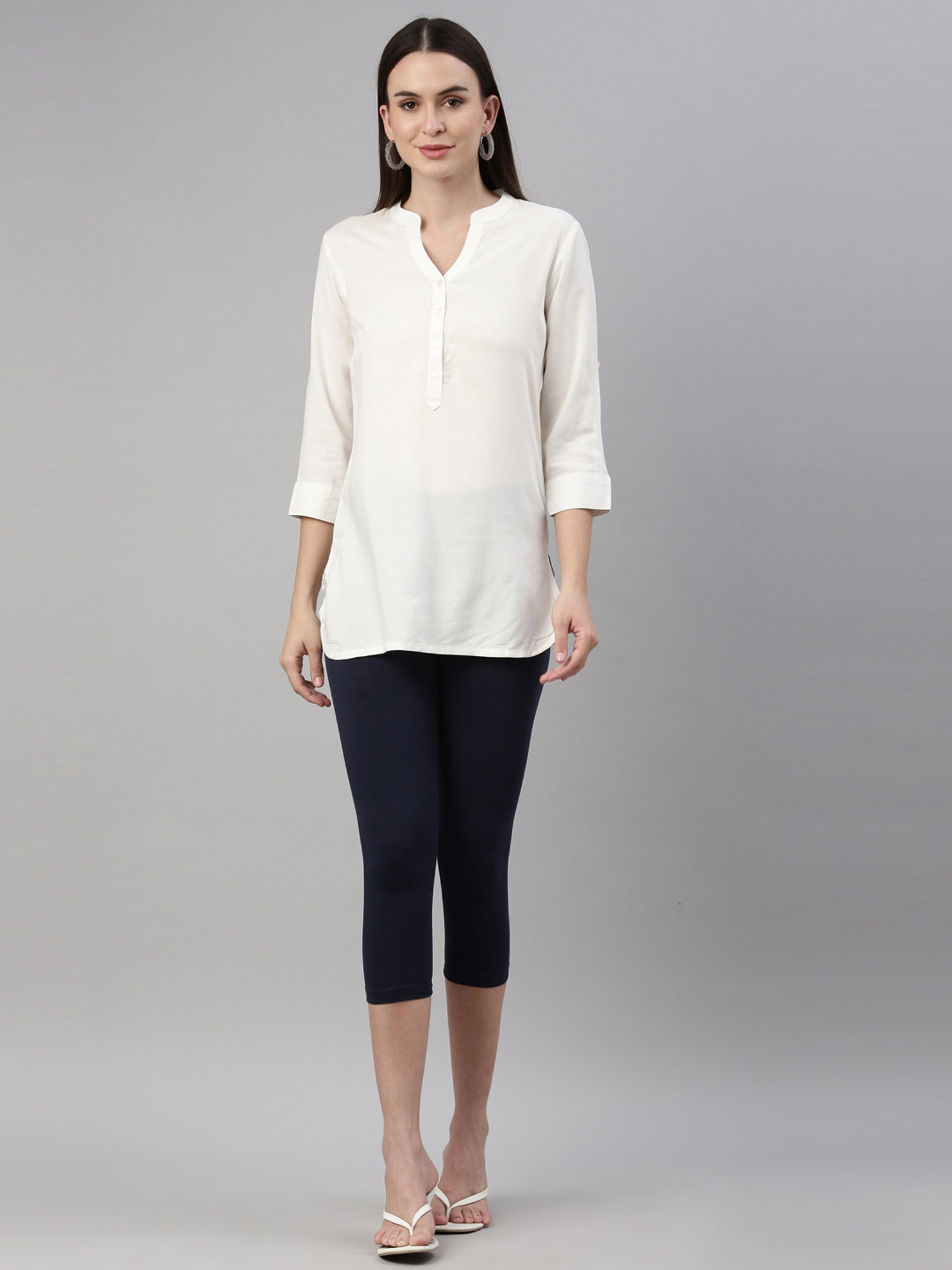 TWIN BIRDS Navy Cotton Capris