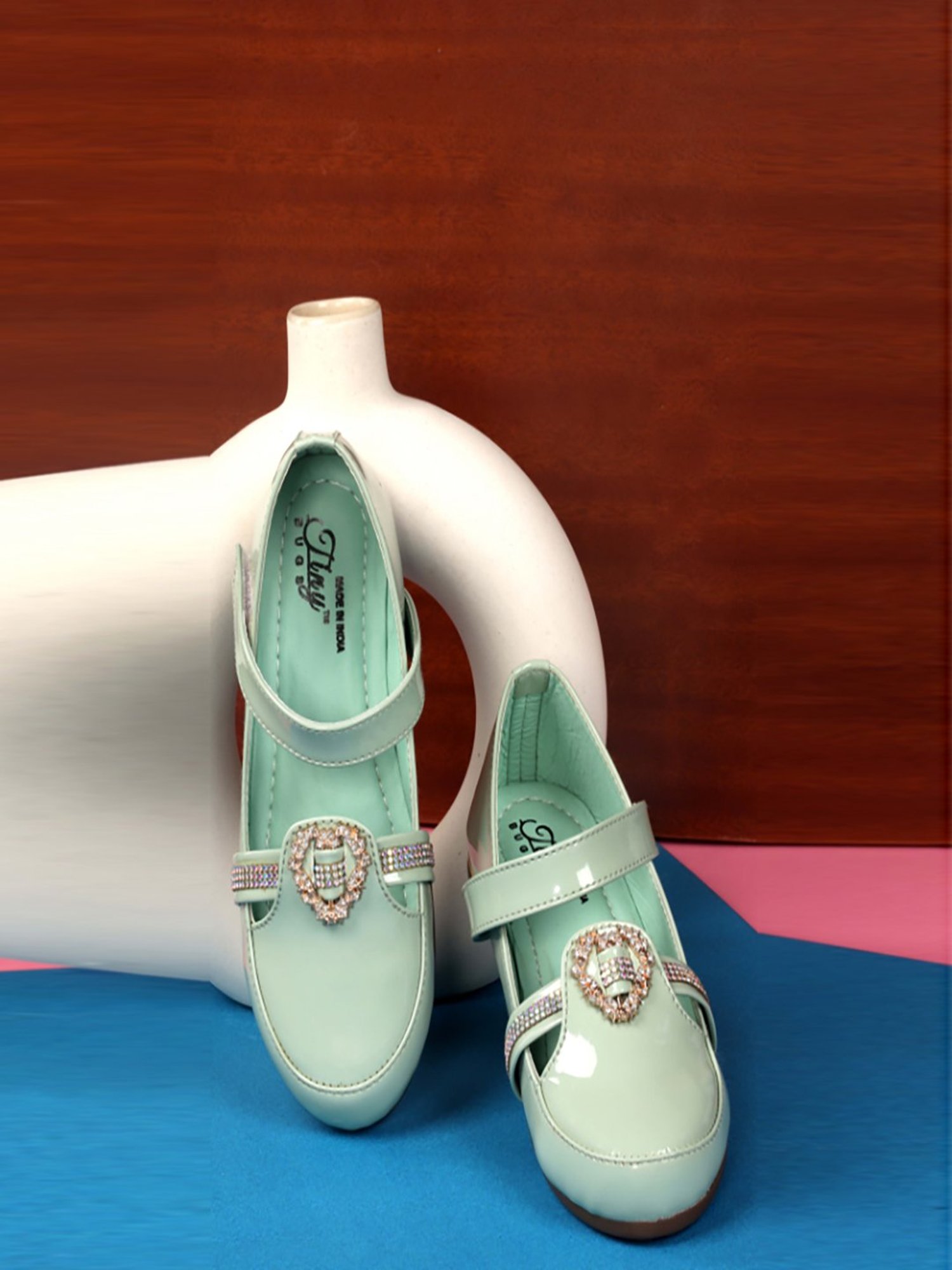 Tiny Bugs Girls Off White & Pink Party Wear Slip Ons