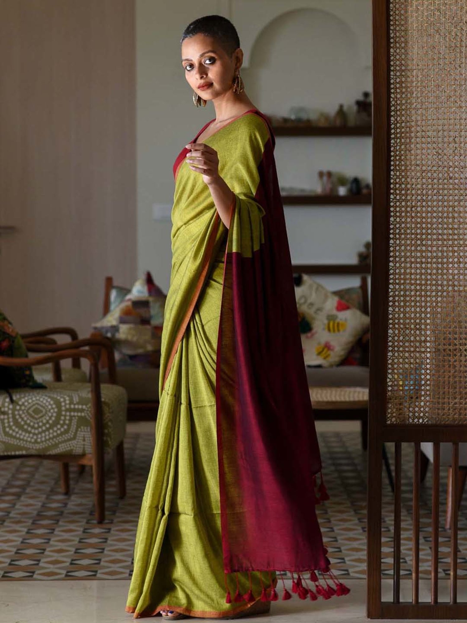 Suta Green & Red Woven Saree